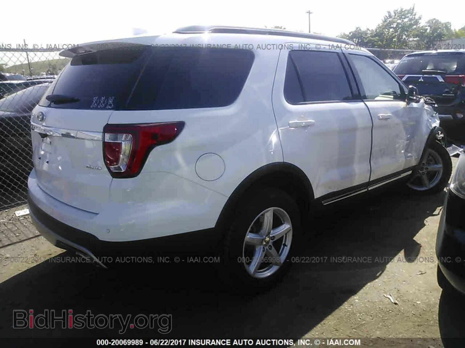 2017 Ford Explorer - VIN: 1FM5K8D8XHGB75725 - Фото 4