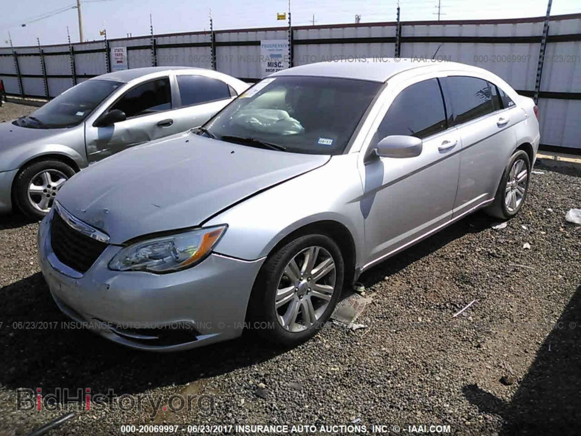 2012 Chrysler 200 - VIN: 1C3CCBAB5CN184296 - Photo 2