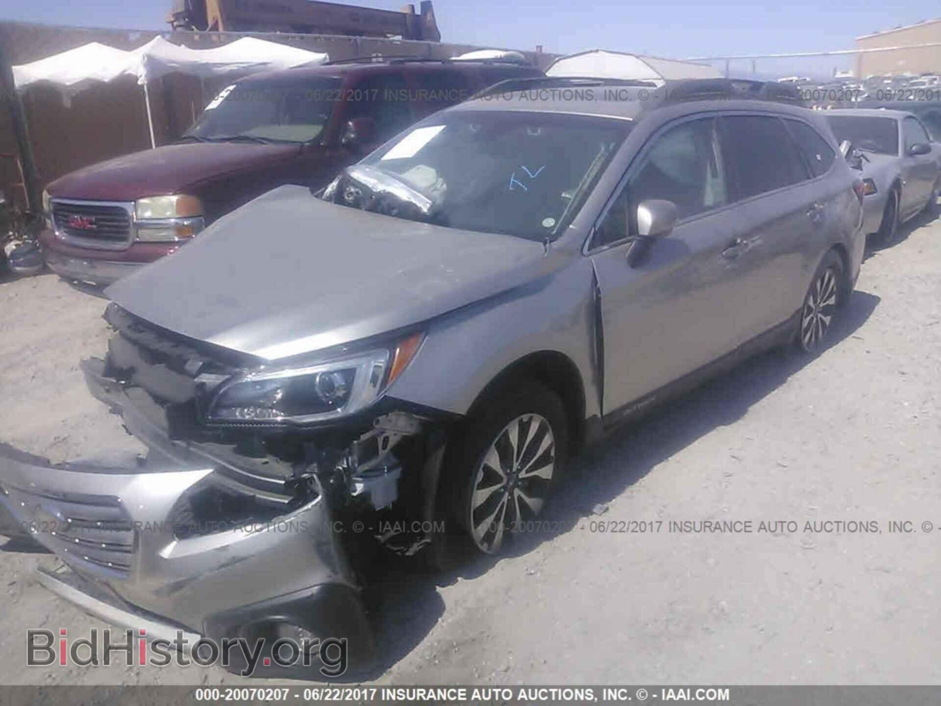 2017 Subaru Outback - VIN: 4S4BSANC8H3393263 - Фото 2