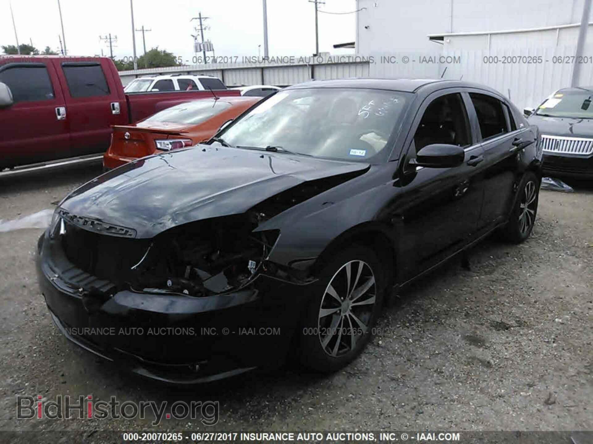 2013 Chrysler 200 - VIN: 1C3CCBCG8DN504687 - Photo 2
