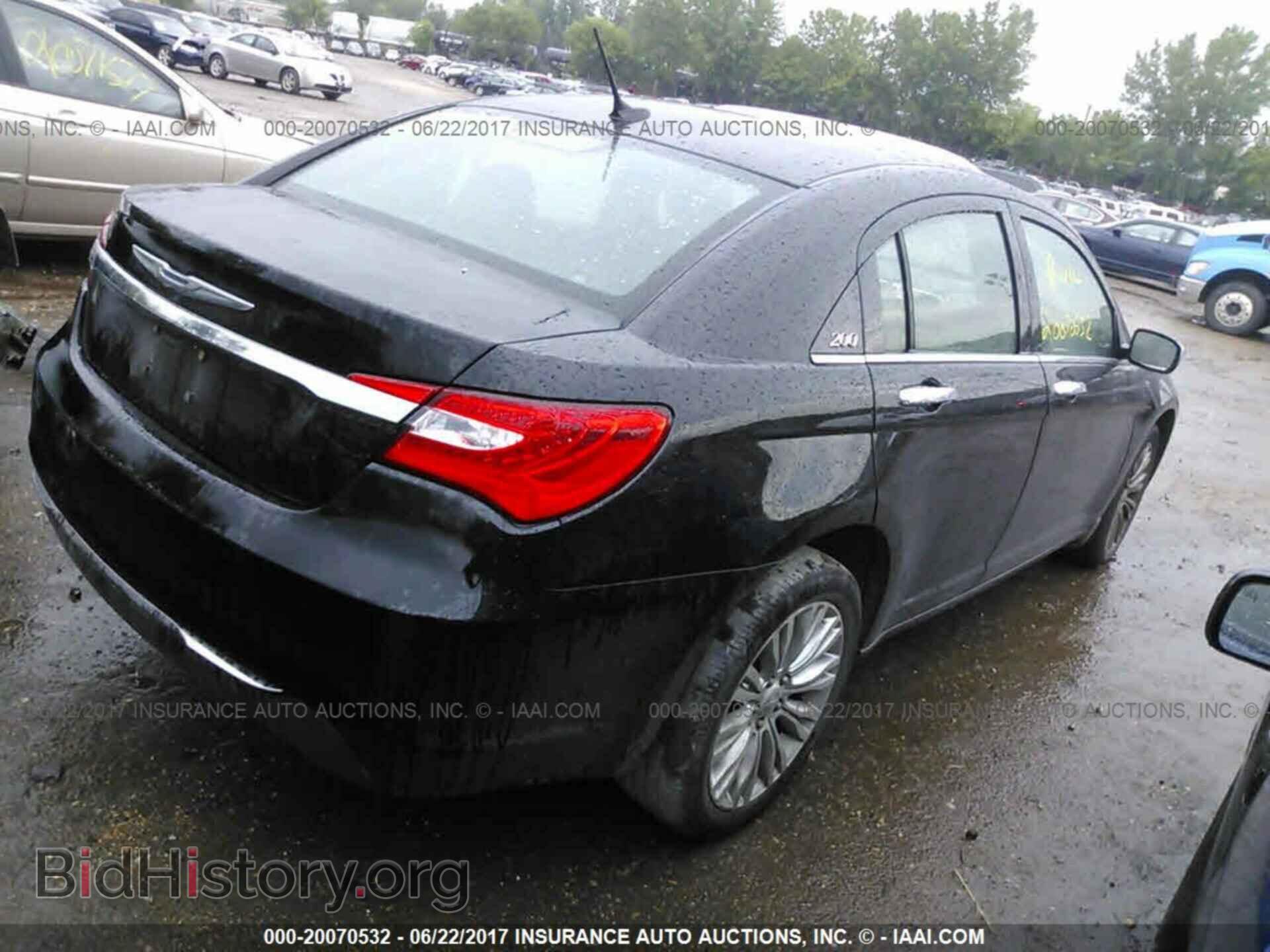 2011 Chrysler 200 - VIN: 1C3BC2FB1BN605045 - Photo 4