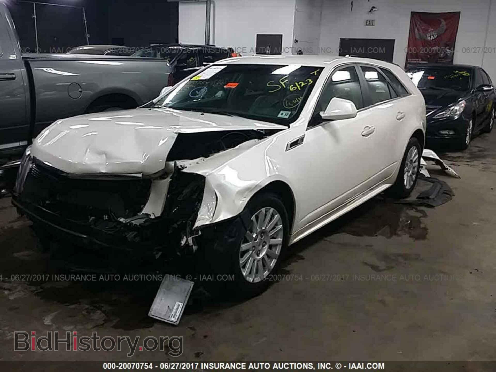 2012 Cadillac Cts - VIN: 1G6DC8E53C0141261 - Фото 2