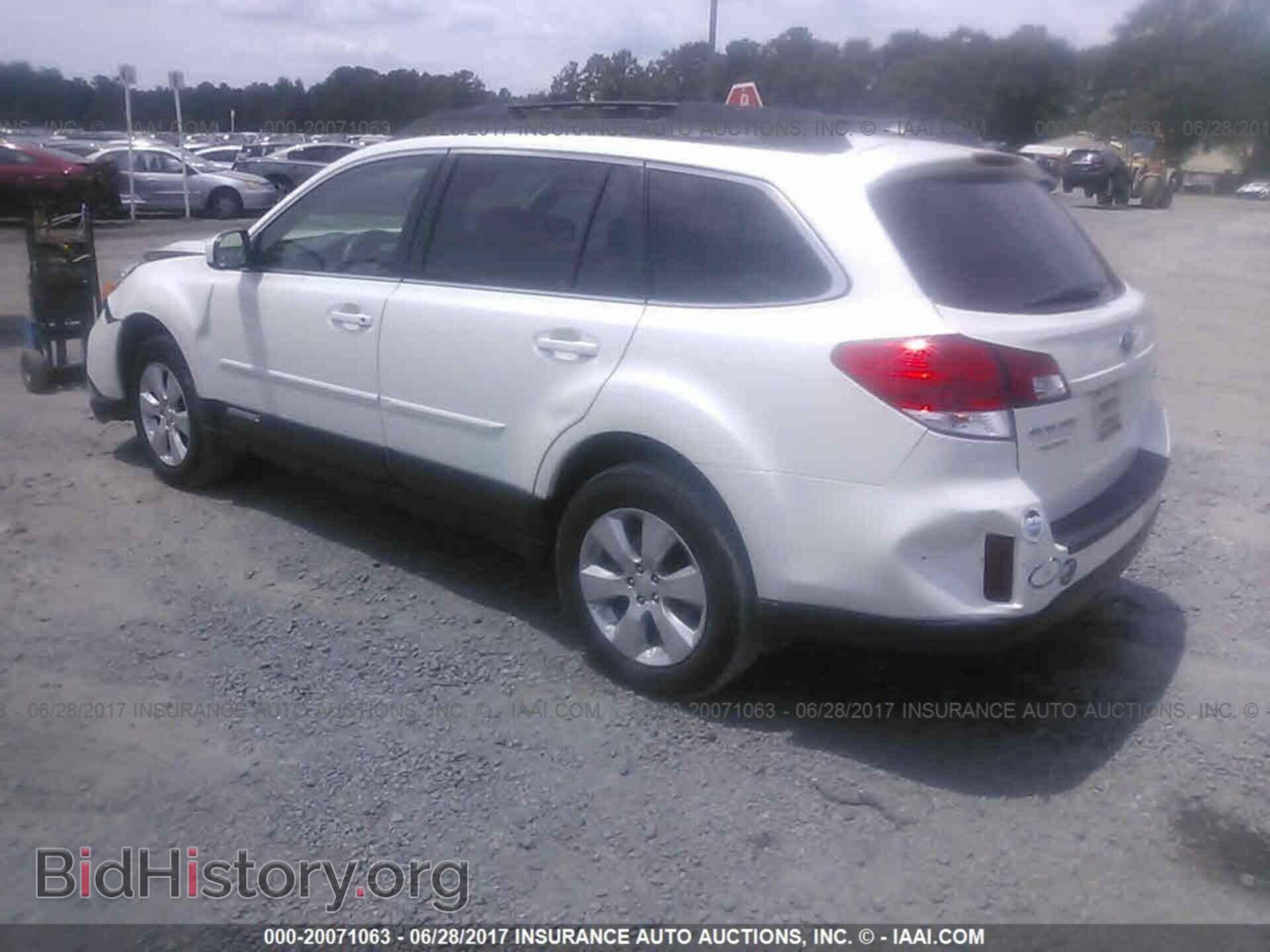 2011 Subaru Outback - VIN: 4S4BRCKC7B3380023 - Фото 3