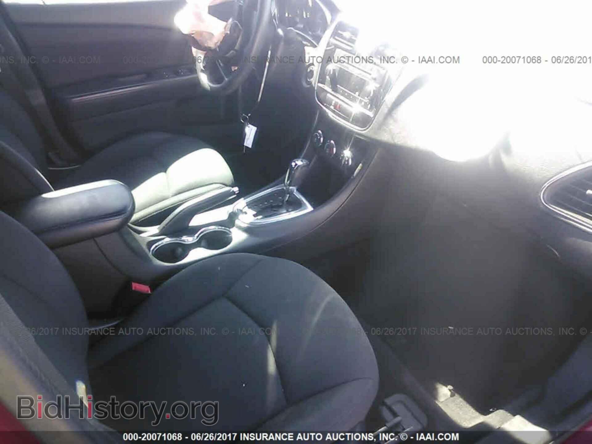 2014 Chrysler 200 - VIN: 1C3CCBAB2EN141666 - Photo 5