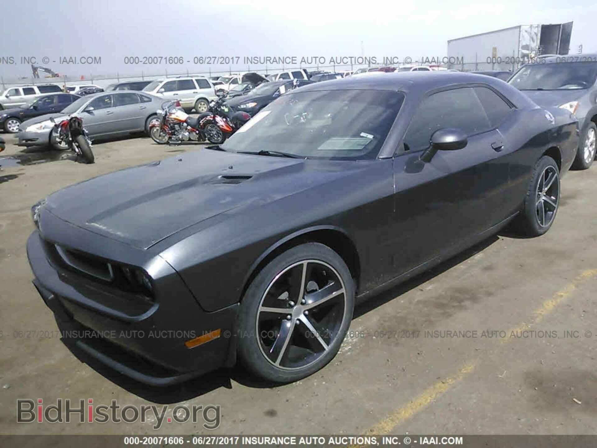 2013 Dodge Challenger - VIN: 2C3CDYAG2DH705013 - Photo 2