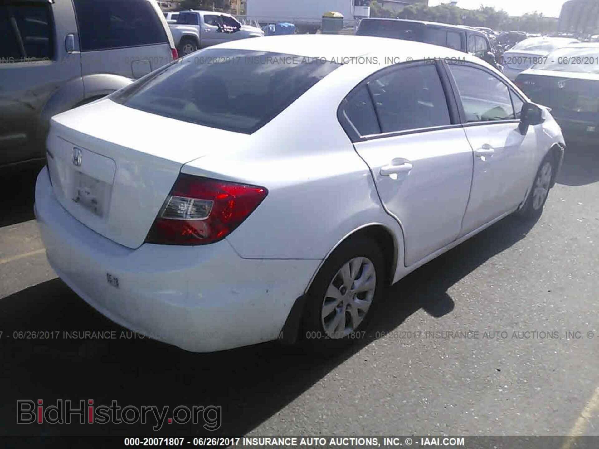 2012 Honda Civic - VIN: 2HGFB2F53CH326864 - Photo 4