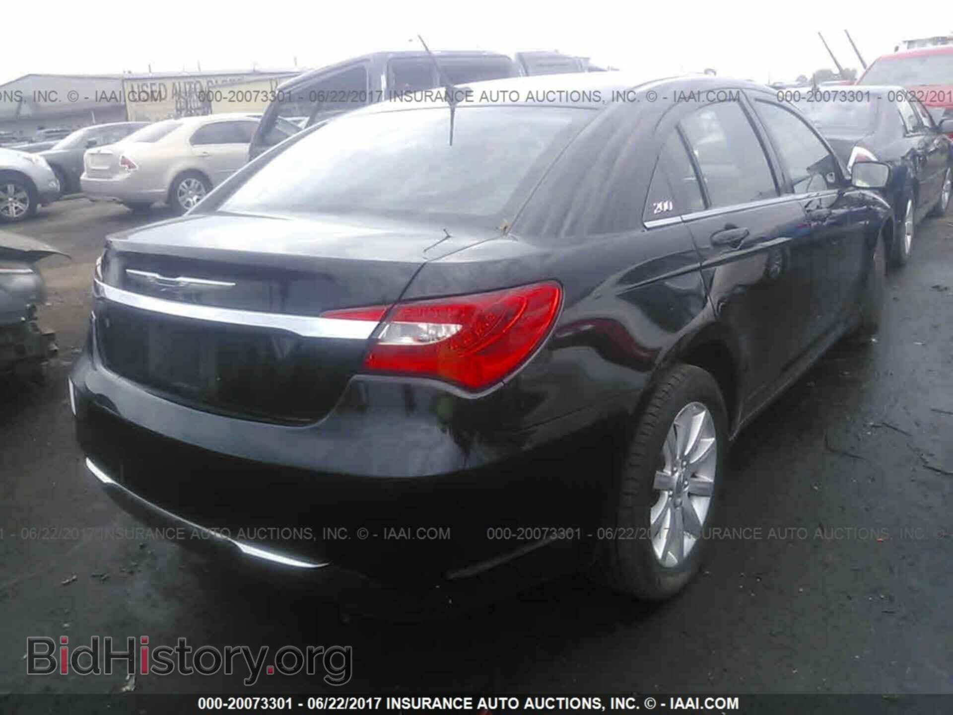 2014 Chrysler 200 - VIN: 1C3CCBBB7EN120200 - Photo 4