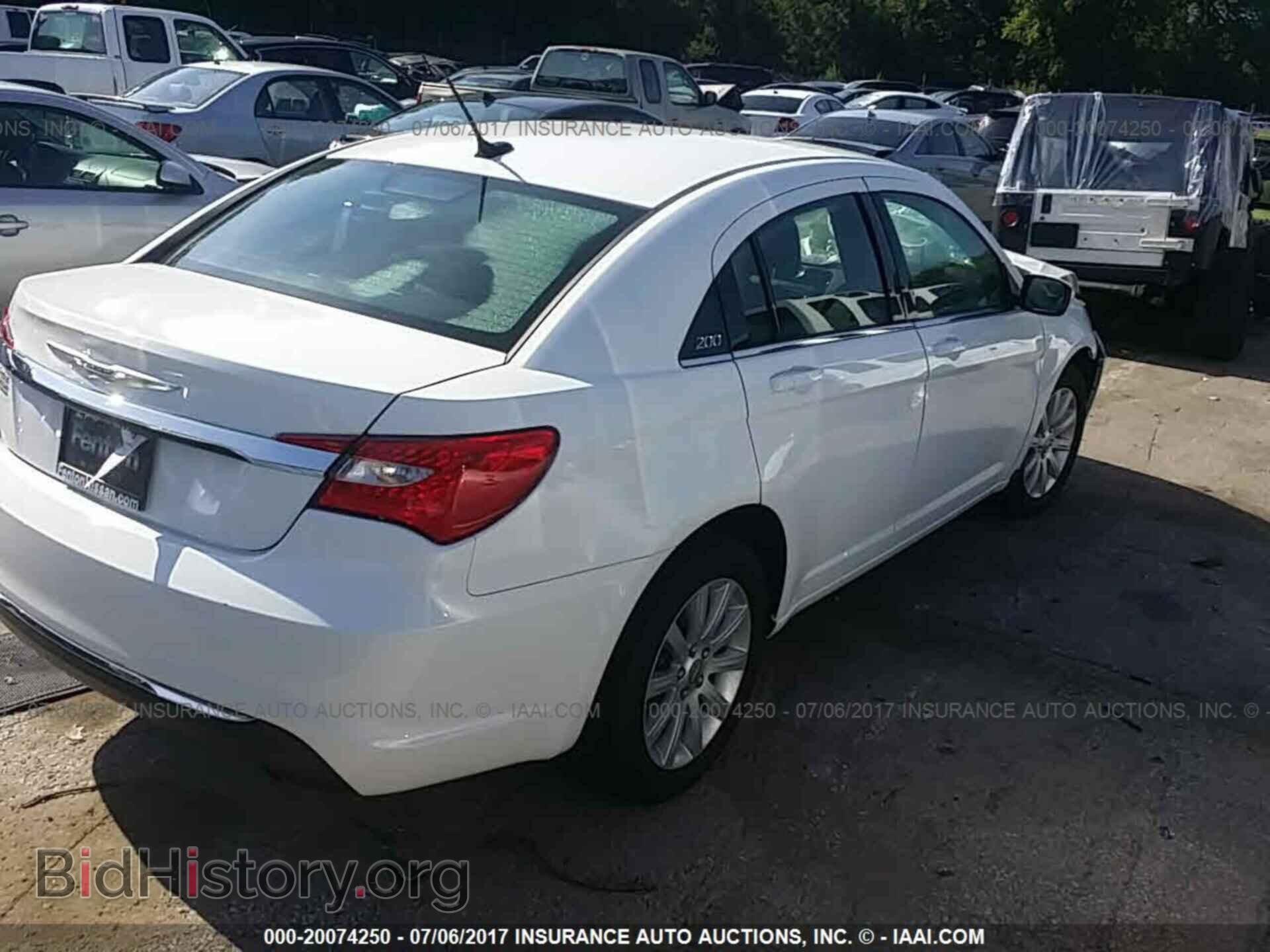 2013 Chrysler 200 - VIN: 1C3CCBBB2DN567774 - Фото 4