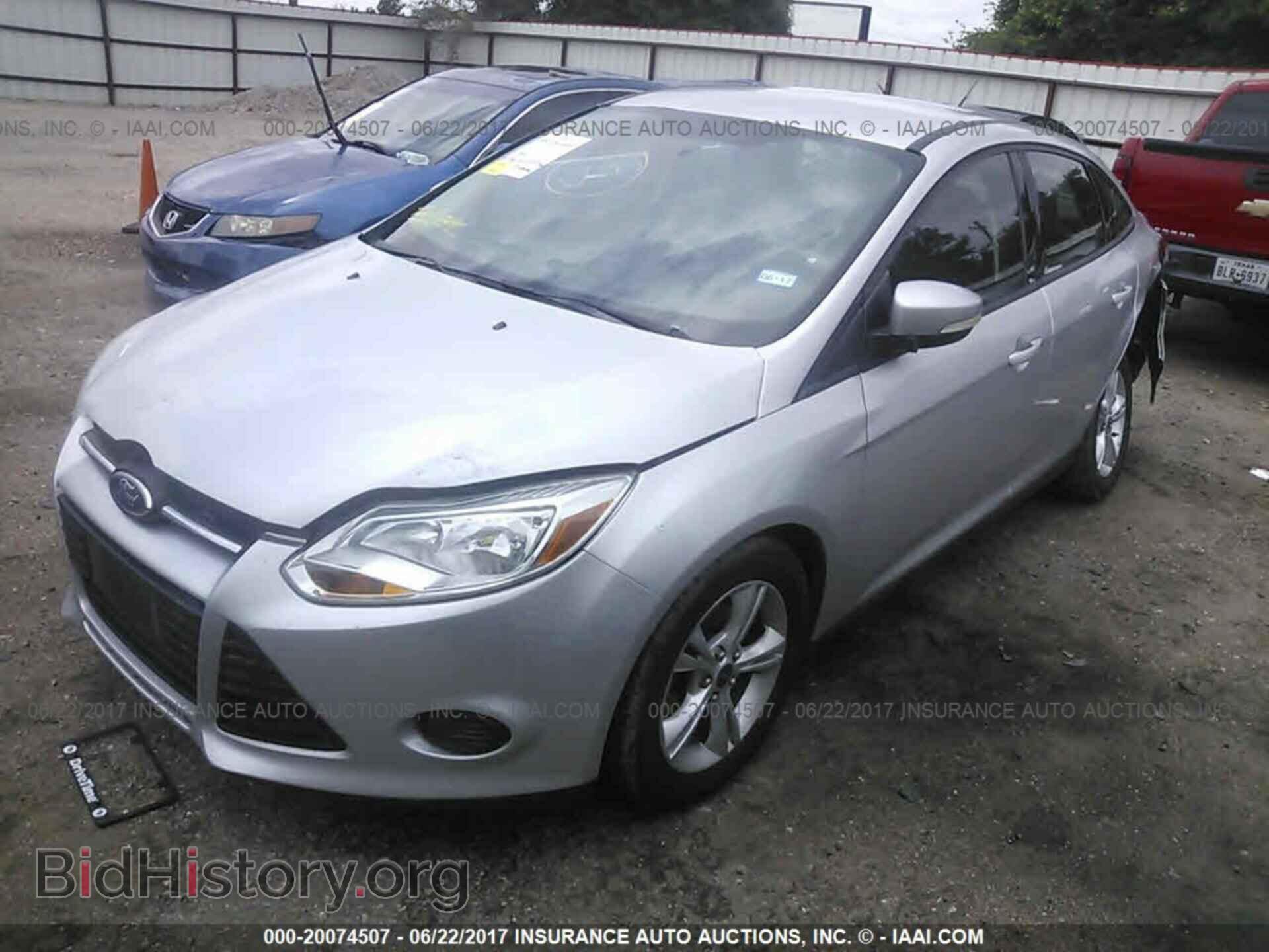 2013 Ford Focus - VIN: 1FADP3F2XDL213054 - Фото 2