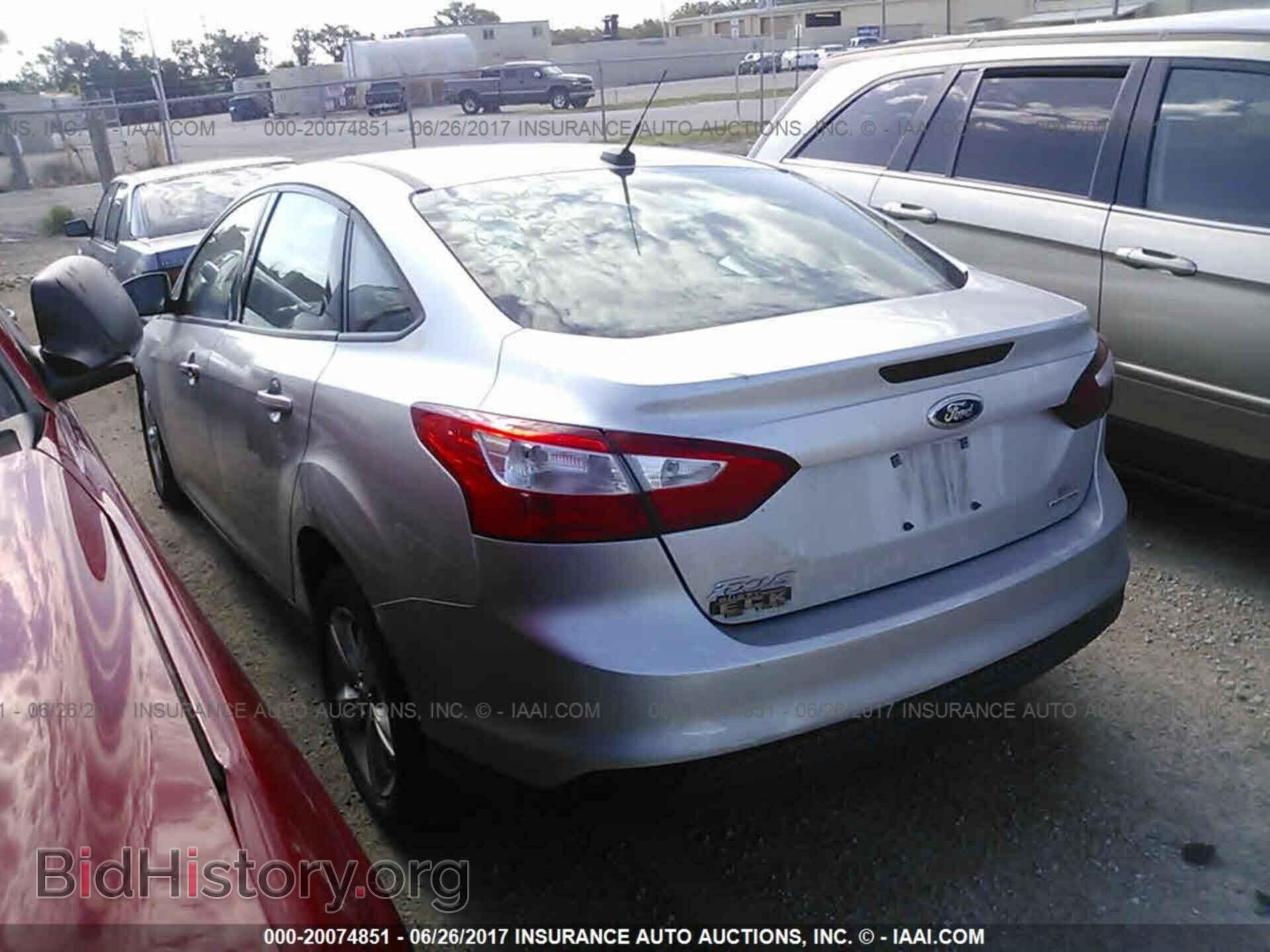 2014 Ford Focus - VIN: 1FADP3F23EL236922 - Photo 3