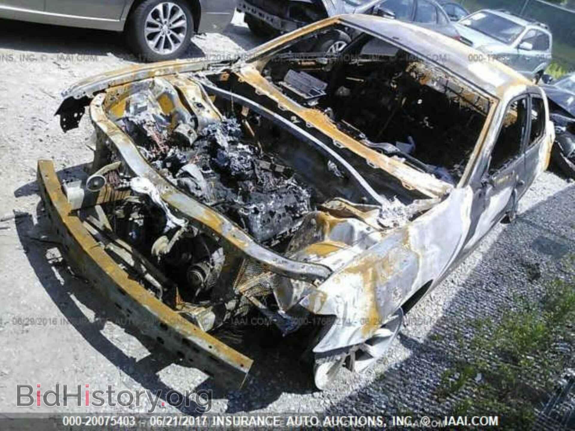 2014 Chrysler 300c - VIN: 2C3CCAET1EH117817 - Фото 2