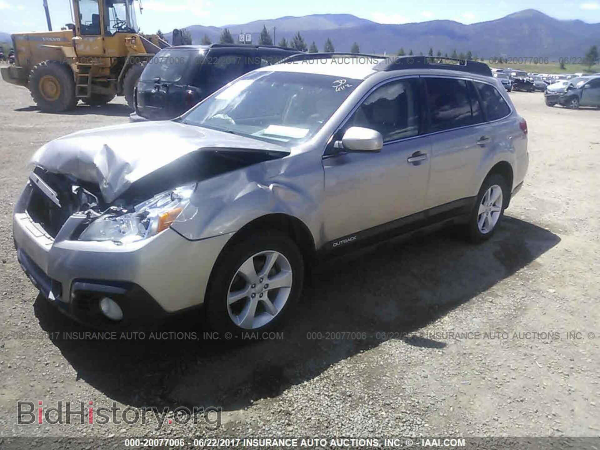 2014 Subaru Outback - VIN: 4S4BRBCC4E3222879 - Photo 2