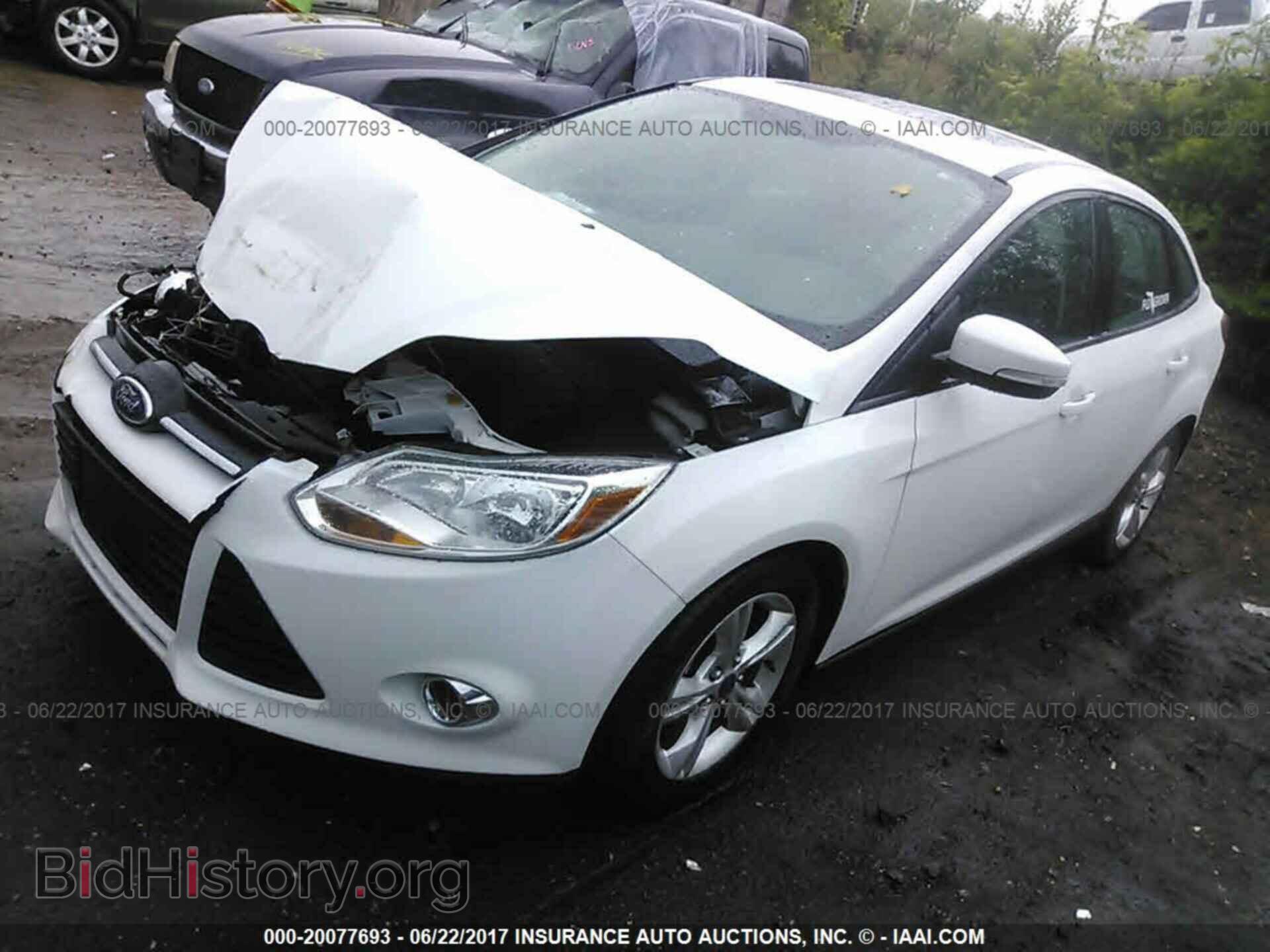 2013 Ford Focus - VIN: 1FADP3F20DL118423 - Photo 2