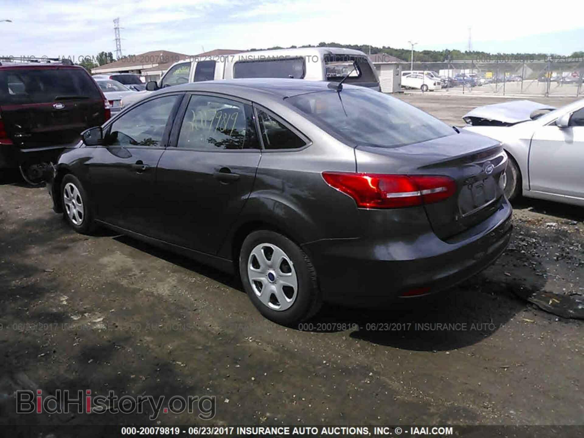 2015 Ford Focus - VIN: 1FADP3E26FL292758 - Photo 3