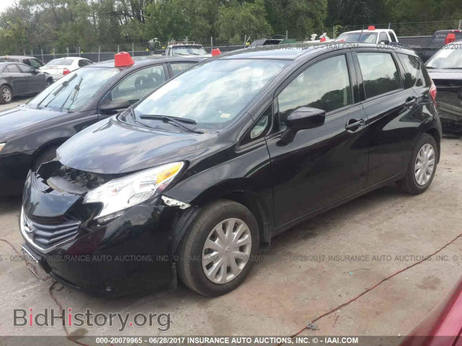 2015 Nissan Versa note - VIN: 3N1CE2CP1FL435773 - Фото 2