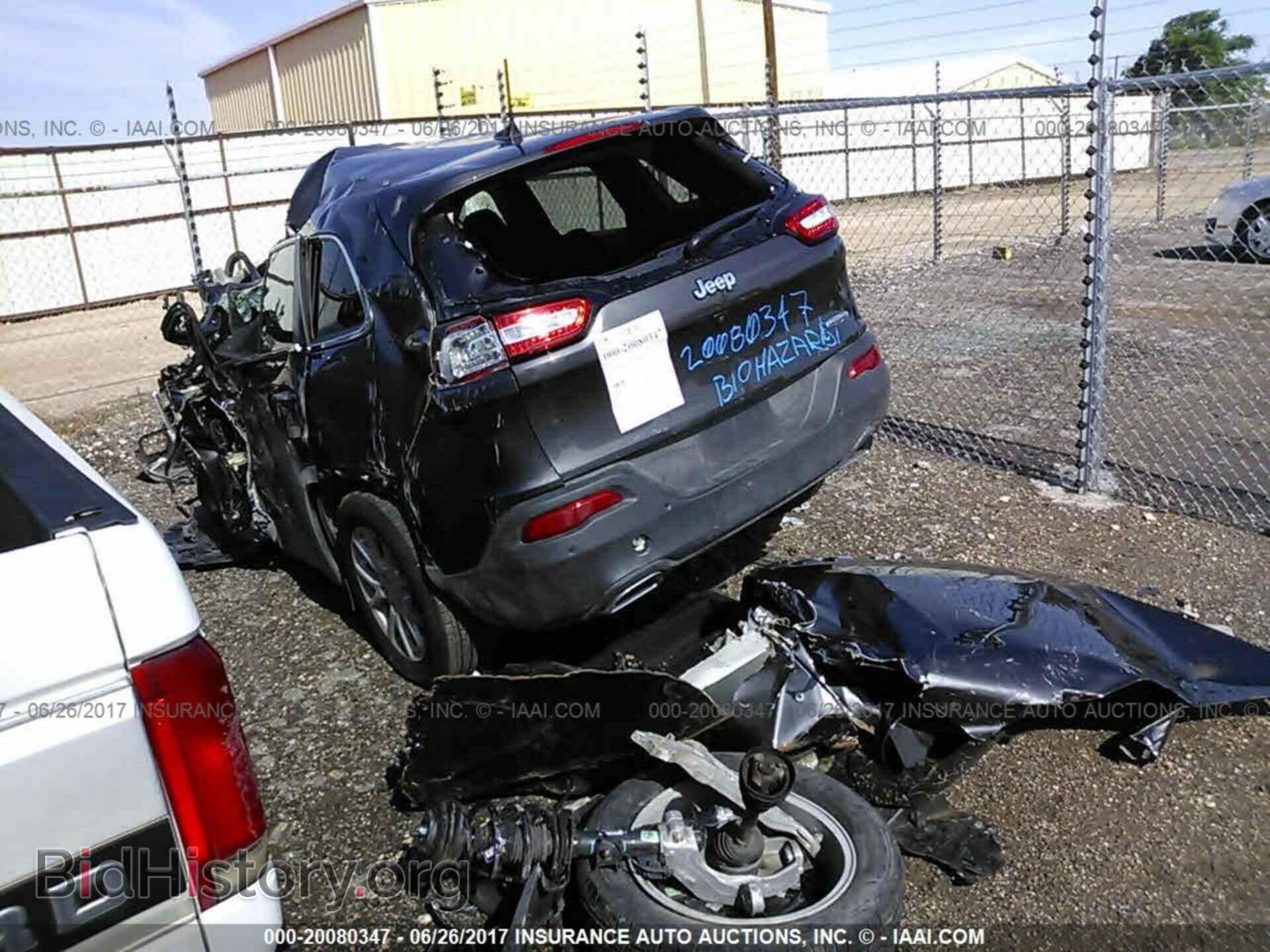 2017 Jeep Cherokee - VIN: 1C4PJLCS5HW573379 - Photo 3