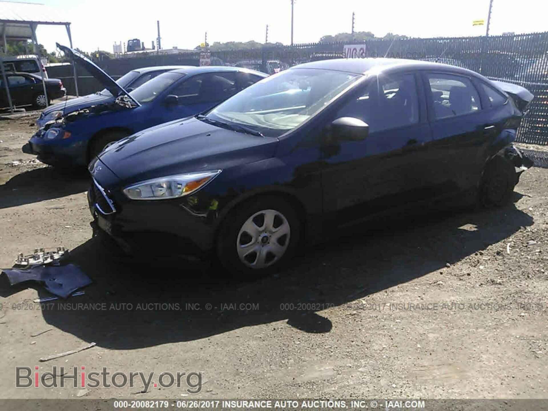 2015 Ford Focus - VIN: 1FADP3E29FL321153 - Photo 2
