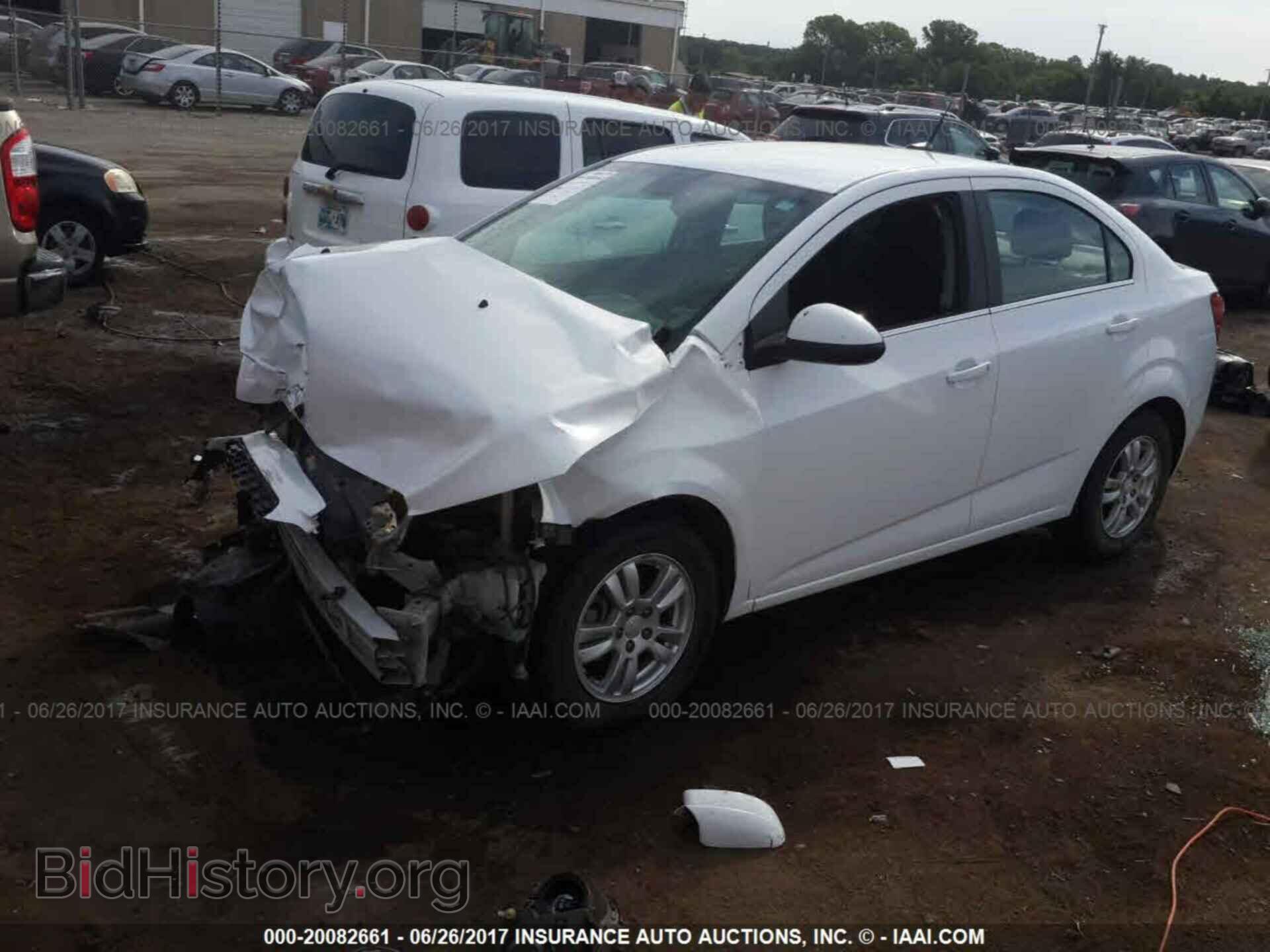 2013 Chevrolet Sonic - VIN: 1G1JC5SH5D4199615 - Фото 2