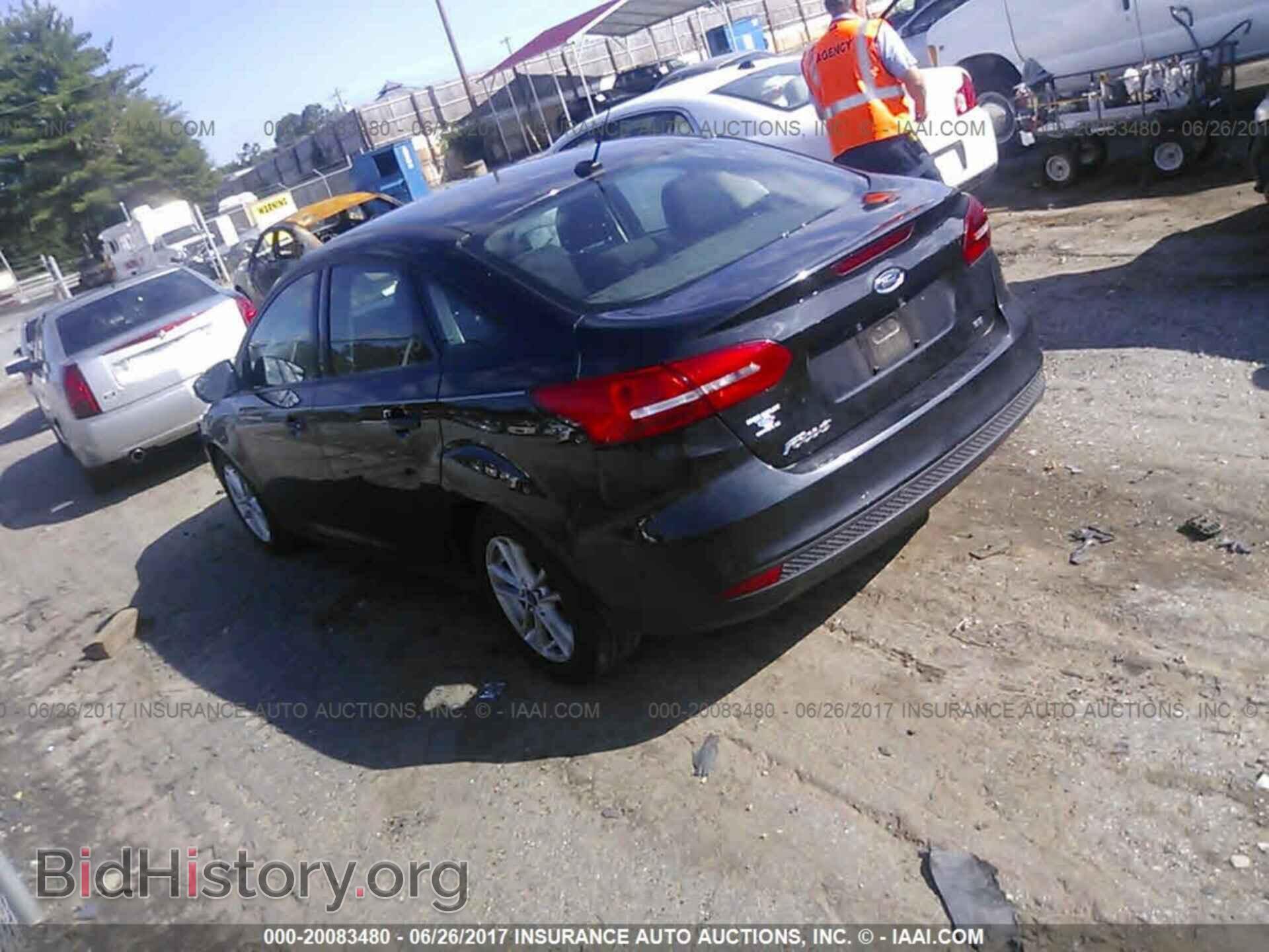 2015 Ford Focus - VIN: 1FADP3F25FL317048 - Photo 3