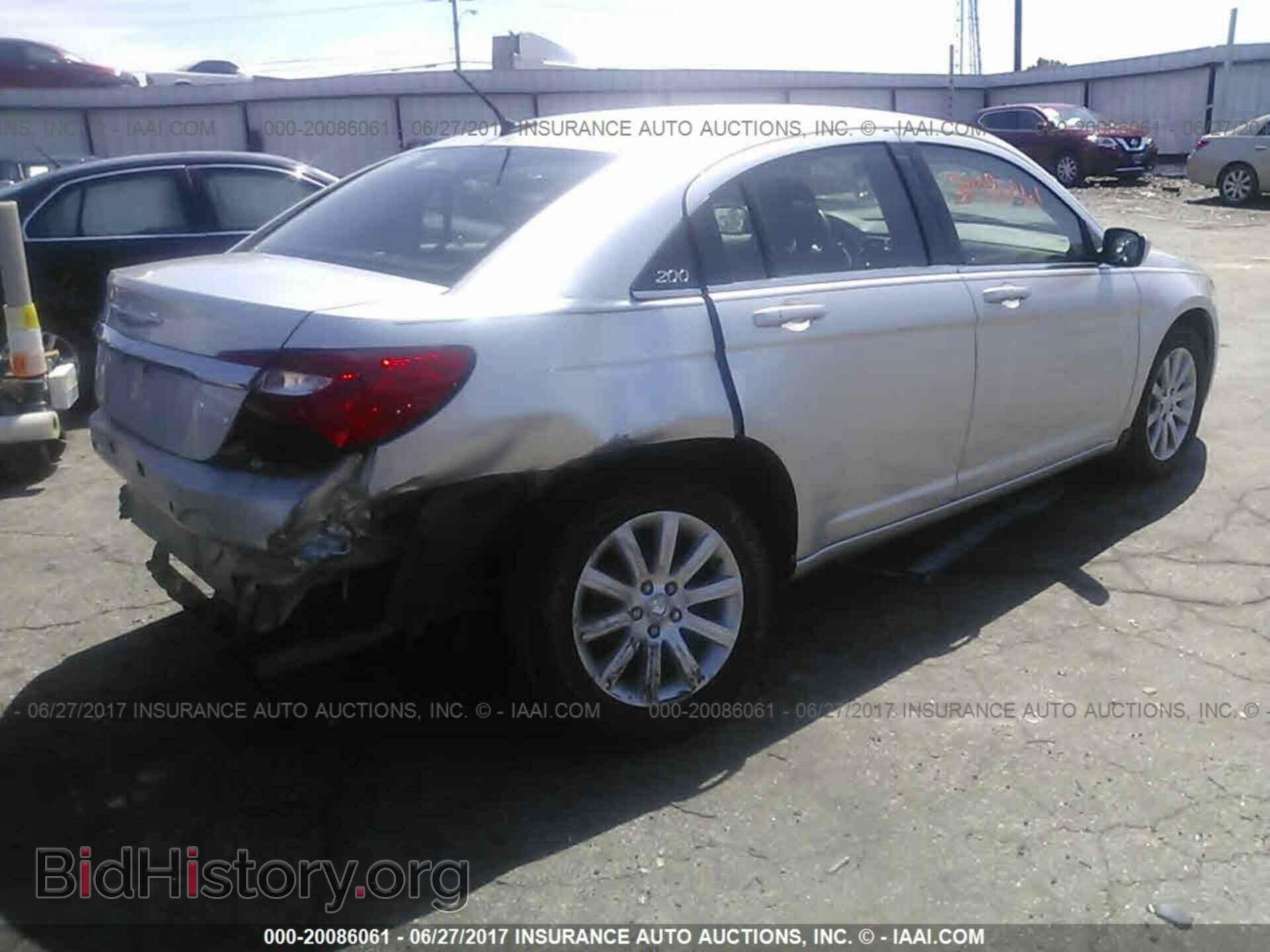 2012 Chrysler 200 - VIN: 1C3CCBBB2CN130775 - Photo 4