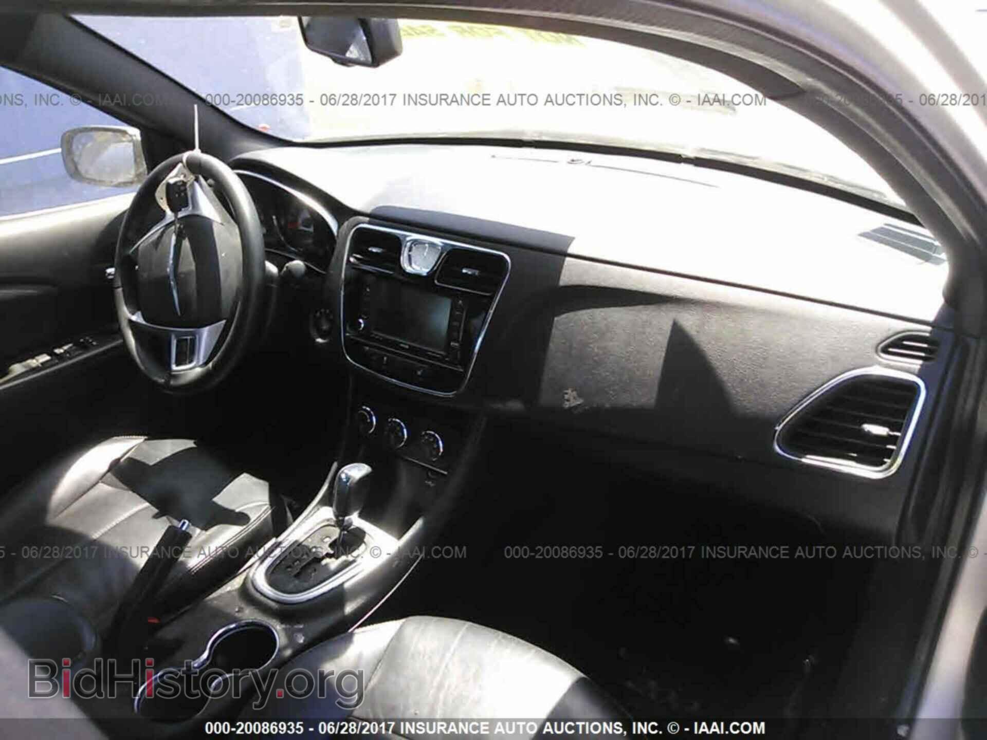2011 Chrysler 200 - VIN: 1C3BC2FG4BN551171 - Photo 5