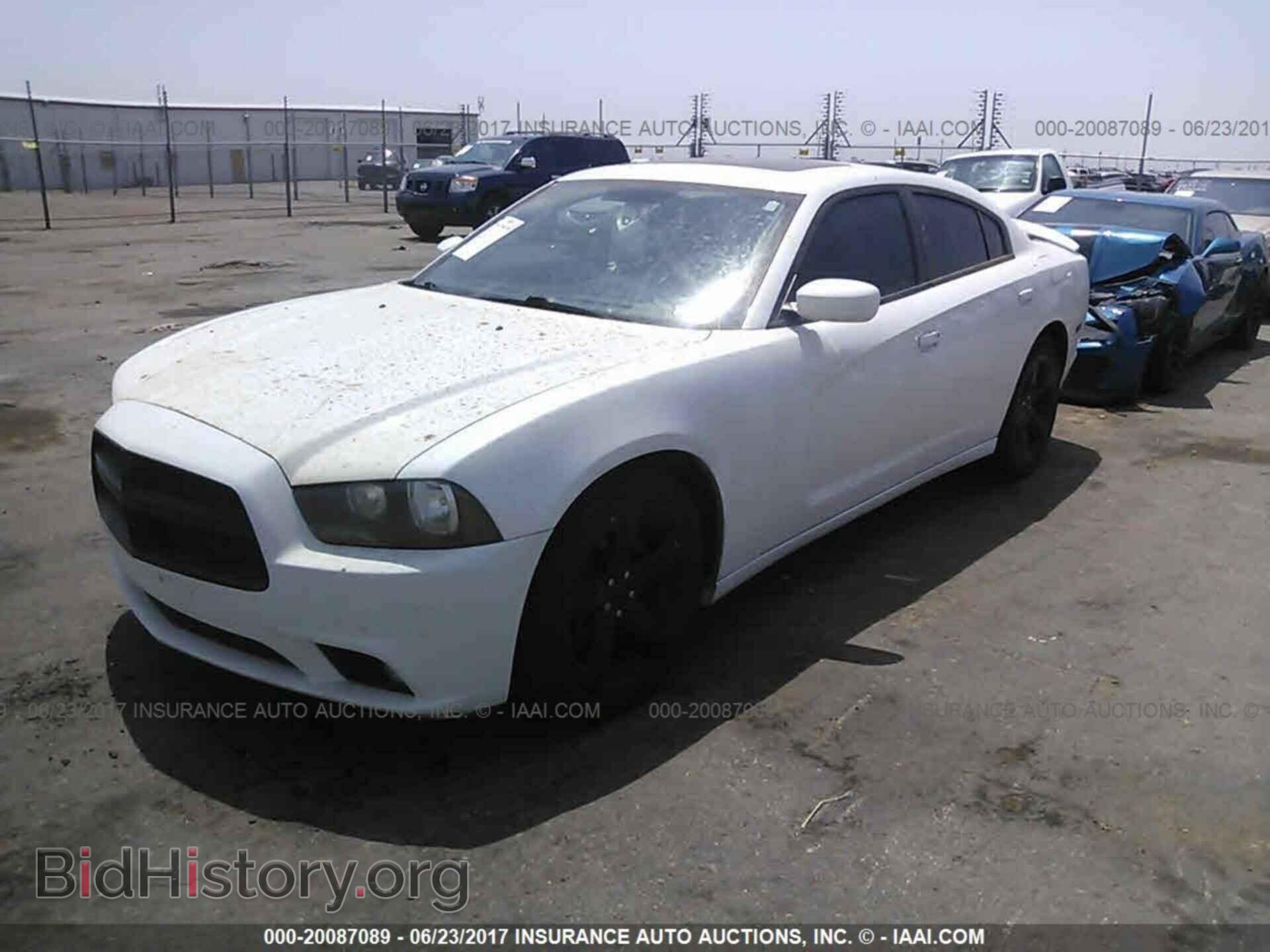 2014 Dodge Charger - VIN: 2C3CDXHG5EH349352 - Фото 2