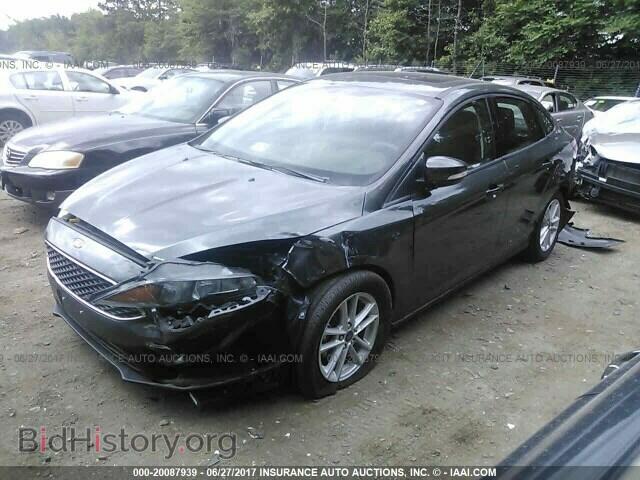2016 Ford Focus - VIN: 1FADP3F24GL364735 - Photo 2