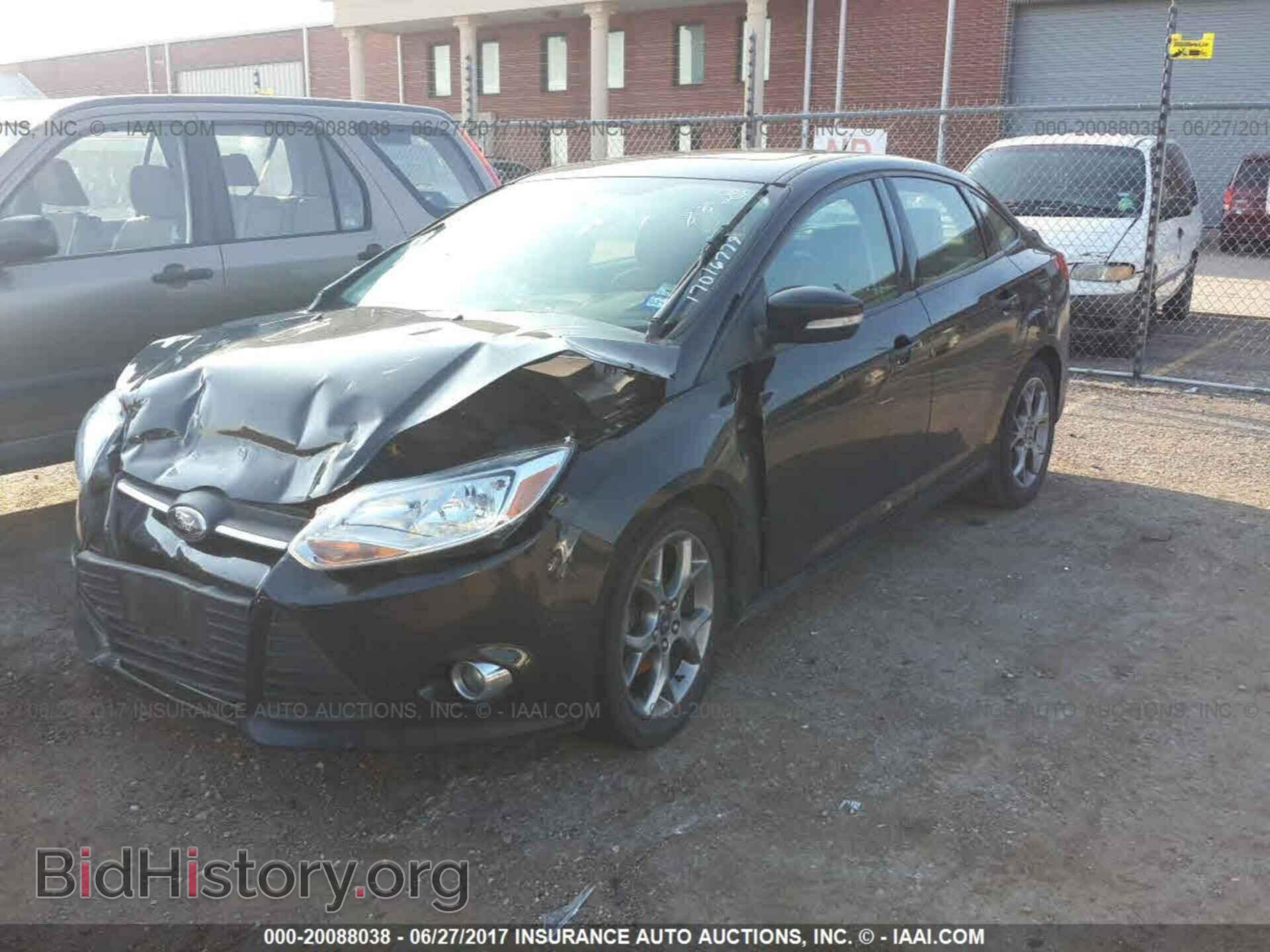 2013 Ford Focus - VIN: 1FADP3F22DL145039 - Photo 2