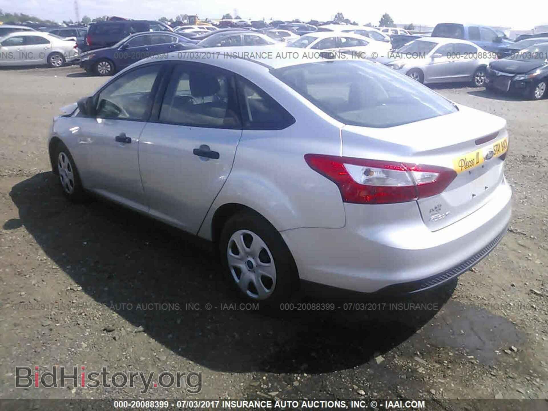 2012 Ford Focus - VIN: 1FAHP3E22CL412813 - Photo 3