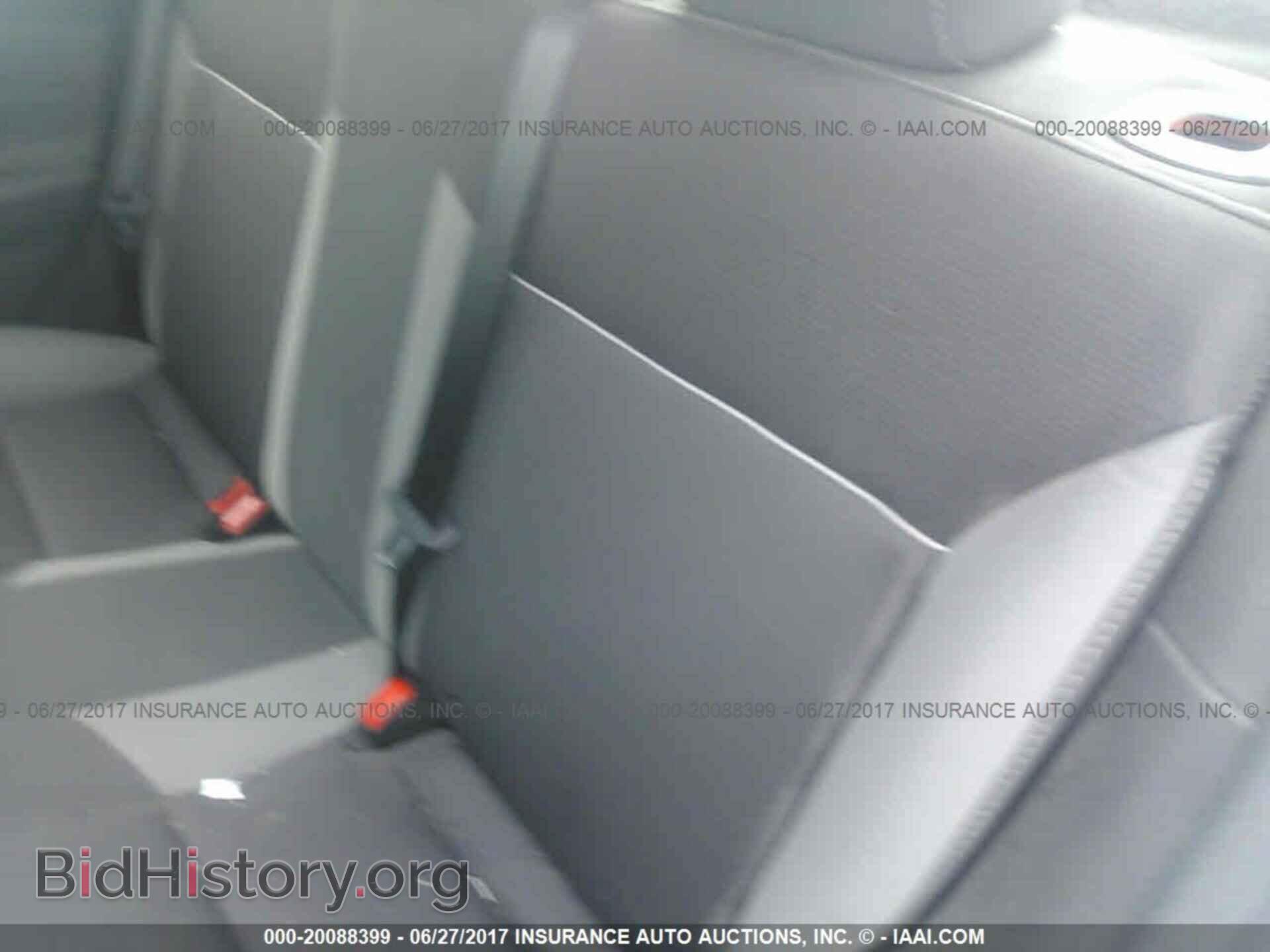 2012 Ford Focus - VIN: 1FAHP3E22CL412813 - Photo 8