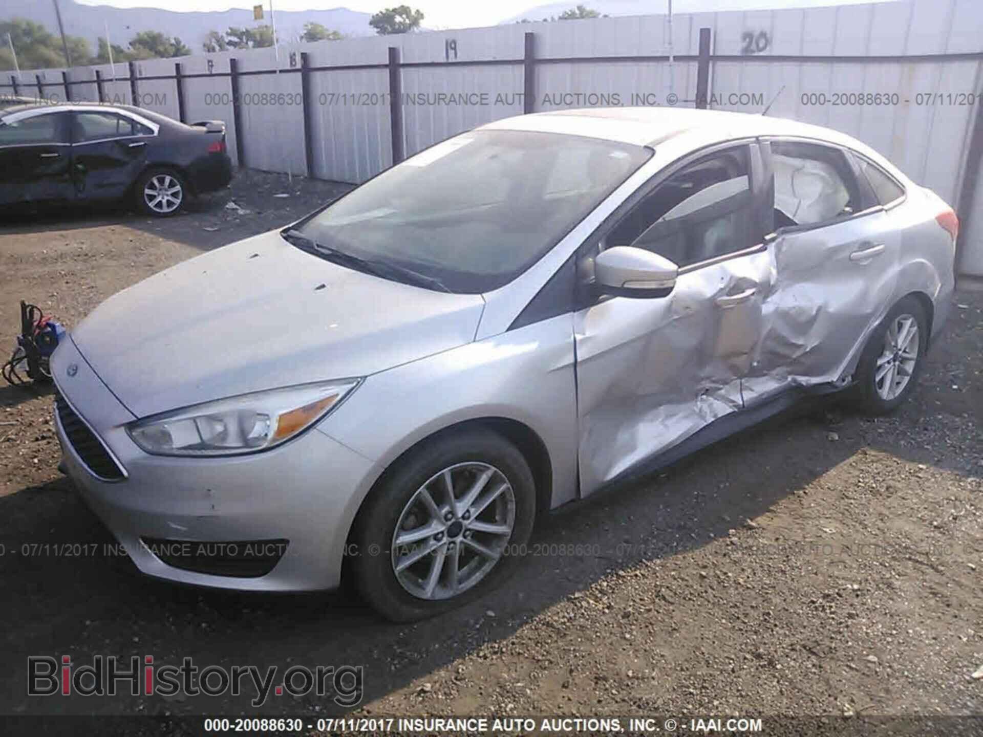 2015 Ford Focus - VIN: 1FADP3F25FL270006 - Фото 2
