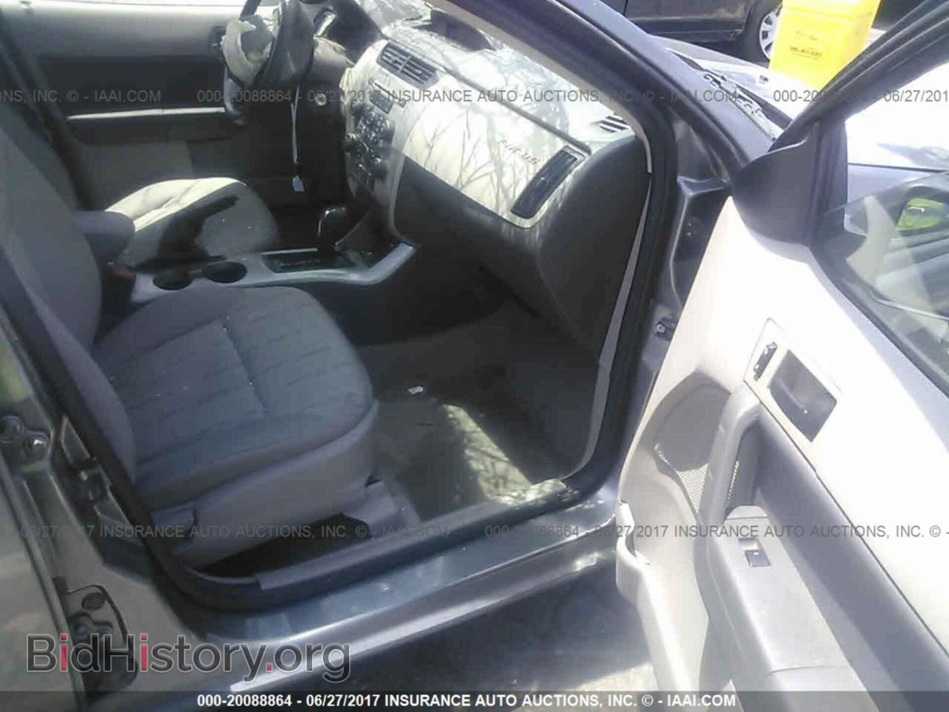 2011 Ford Focus - VIN: 1FAHP3FN4BW158334 - Photo 5