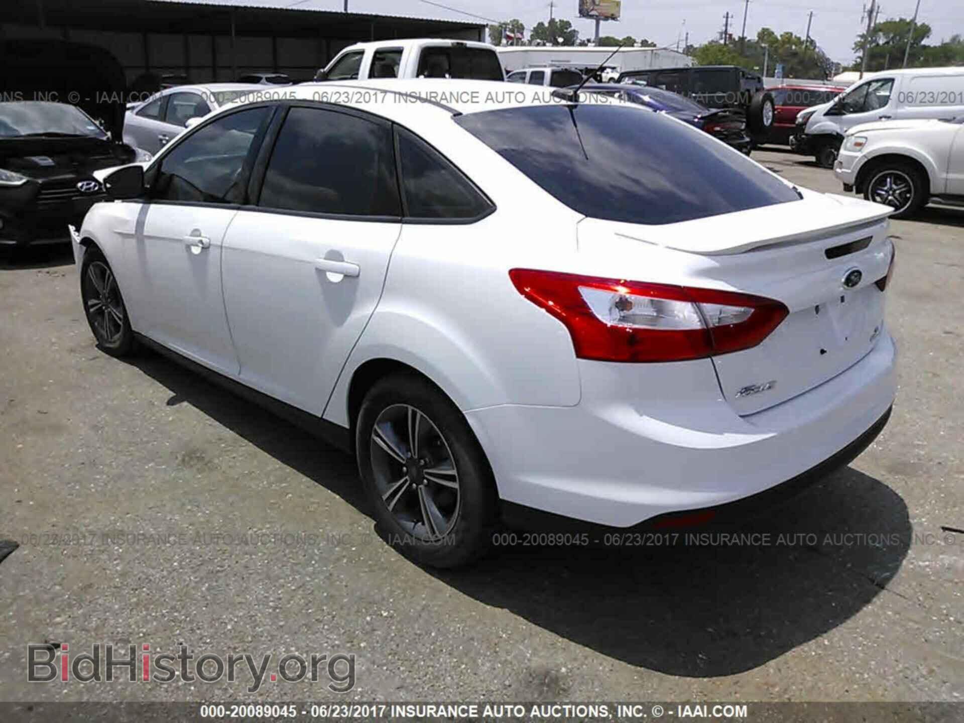 2014 Ford Focus - VIN: 1FADP3F2XEL241373 - Photo 3