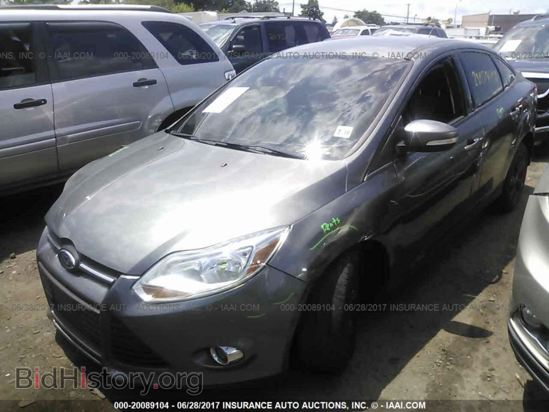 2014 Ford Focus - VIN: 1FADP3F27EL261984 - Фото 2