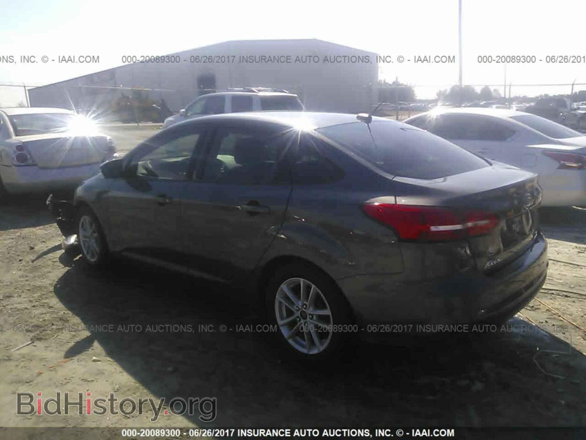 2016 Ford Focus - VIN: 1FADP3F24GL266059 - Фото 3