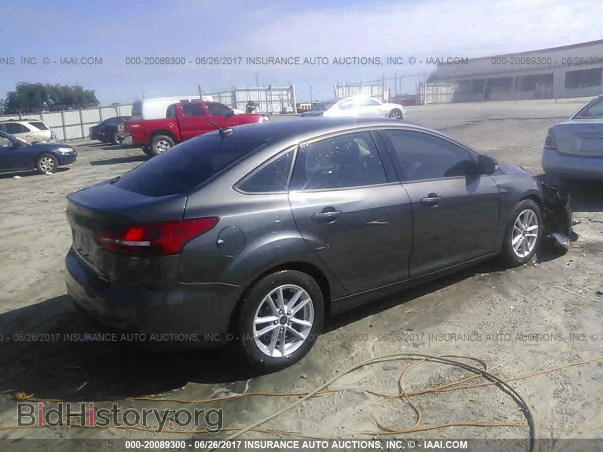 2016 Ford Focus - VIN: 1FADP3F24GL266059 - Фото 4