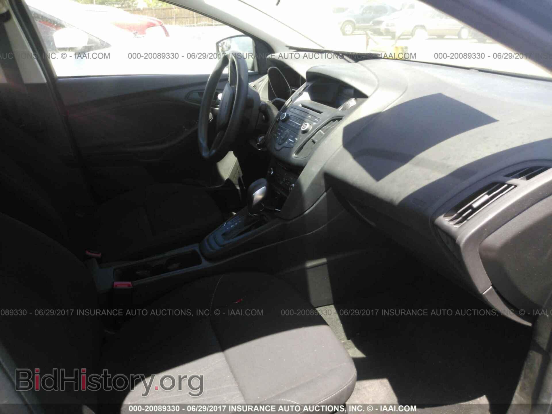2016 Ford Focus - VIN: 1FADP3E24GL297412 - Photo 5