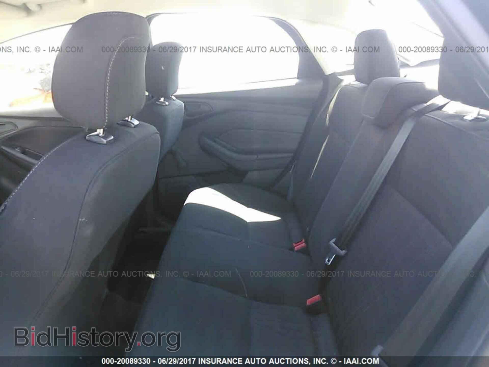 2016 Ford Focus - VIN: 1FADP3E24GL297412 - Photo 8