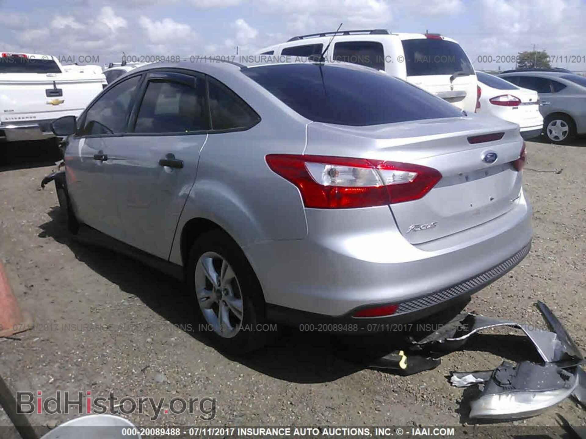 2012 Ford Focus - VIN: 1FAHP3E25CL426737 - Photo 3