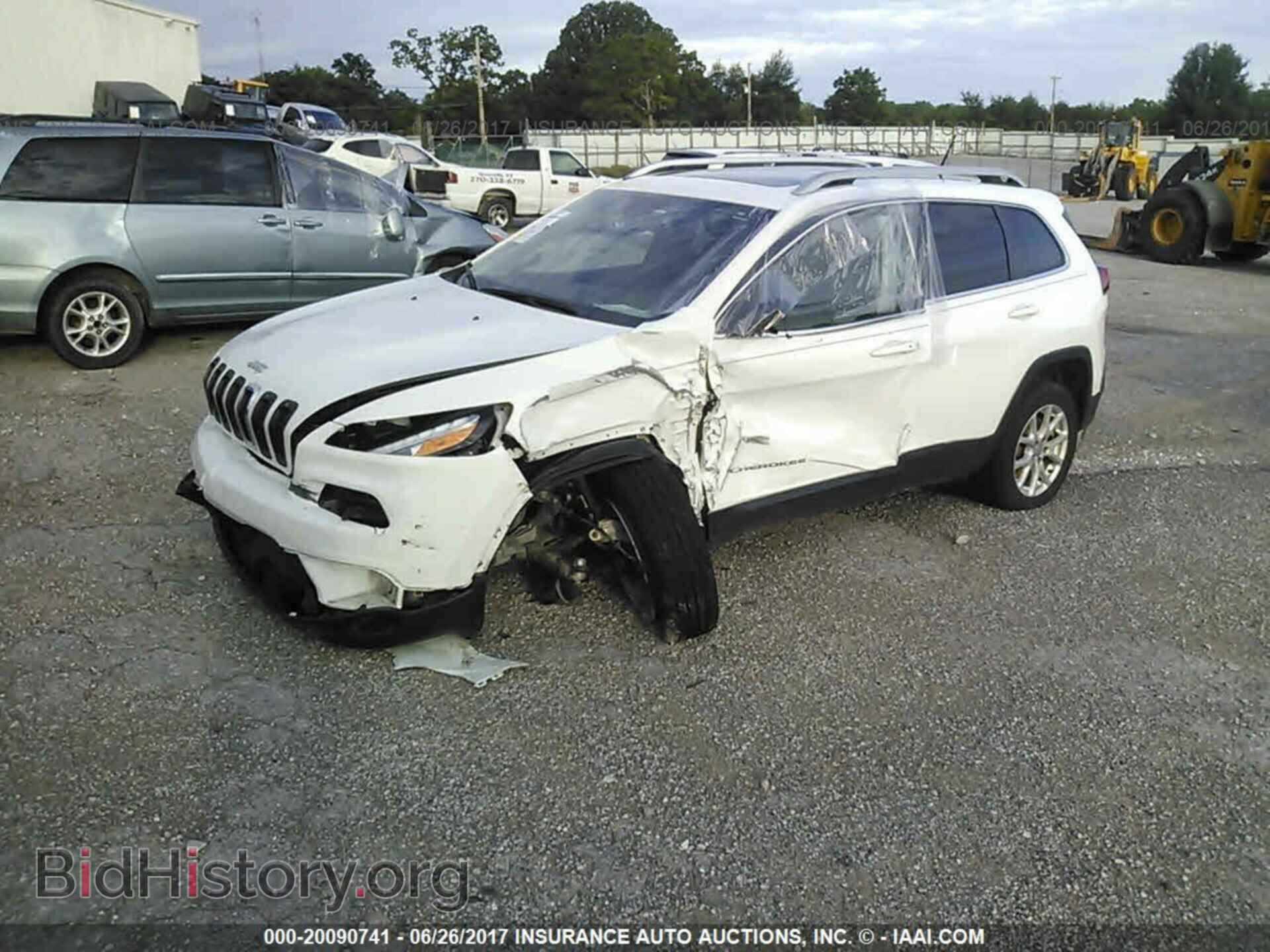 2015 Jeep Cherokee - VIN: 1C4PJLCS8FW632339 - Photo 2