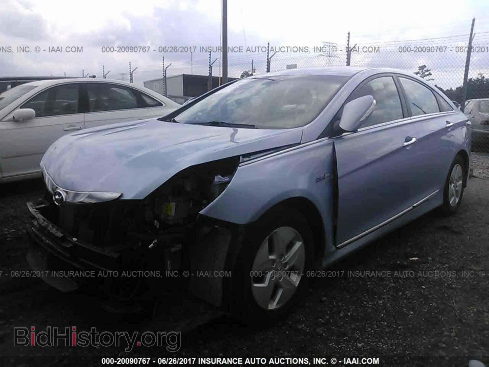 2012 Hyundai Sonata - VIN: KMHEC4A48CA043100 - Photo 2
