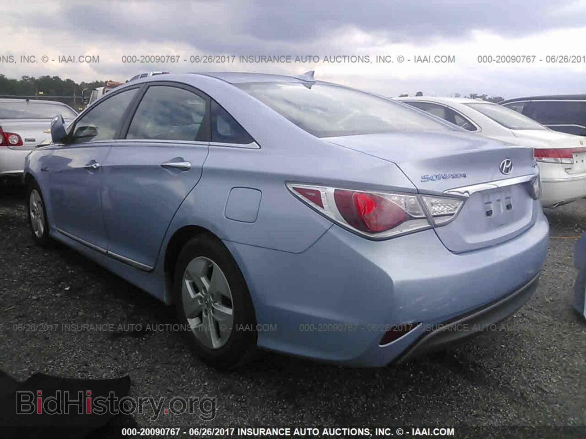 2012 Hyundai Sonata - VIN: KMHEC4A48CA043100 - Photo 3