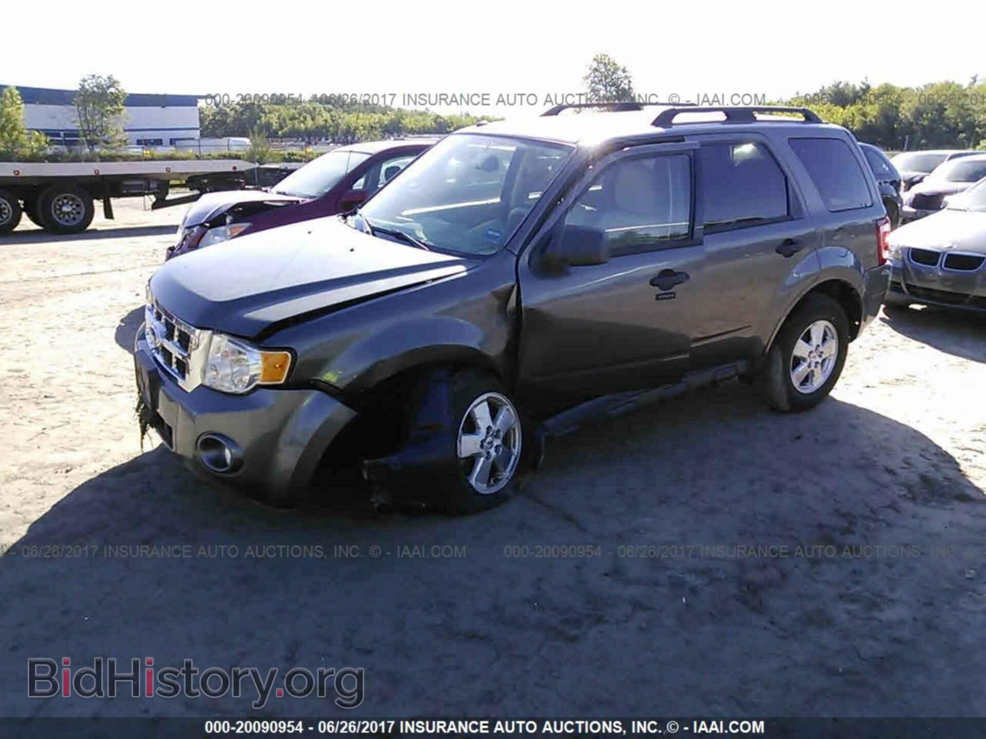 2012 Ford Escape - VIN: 1FMCU0D76CKA96570 - Photo 2