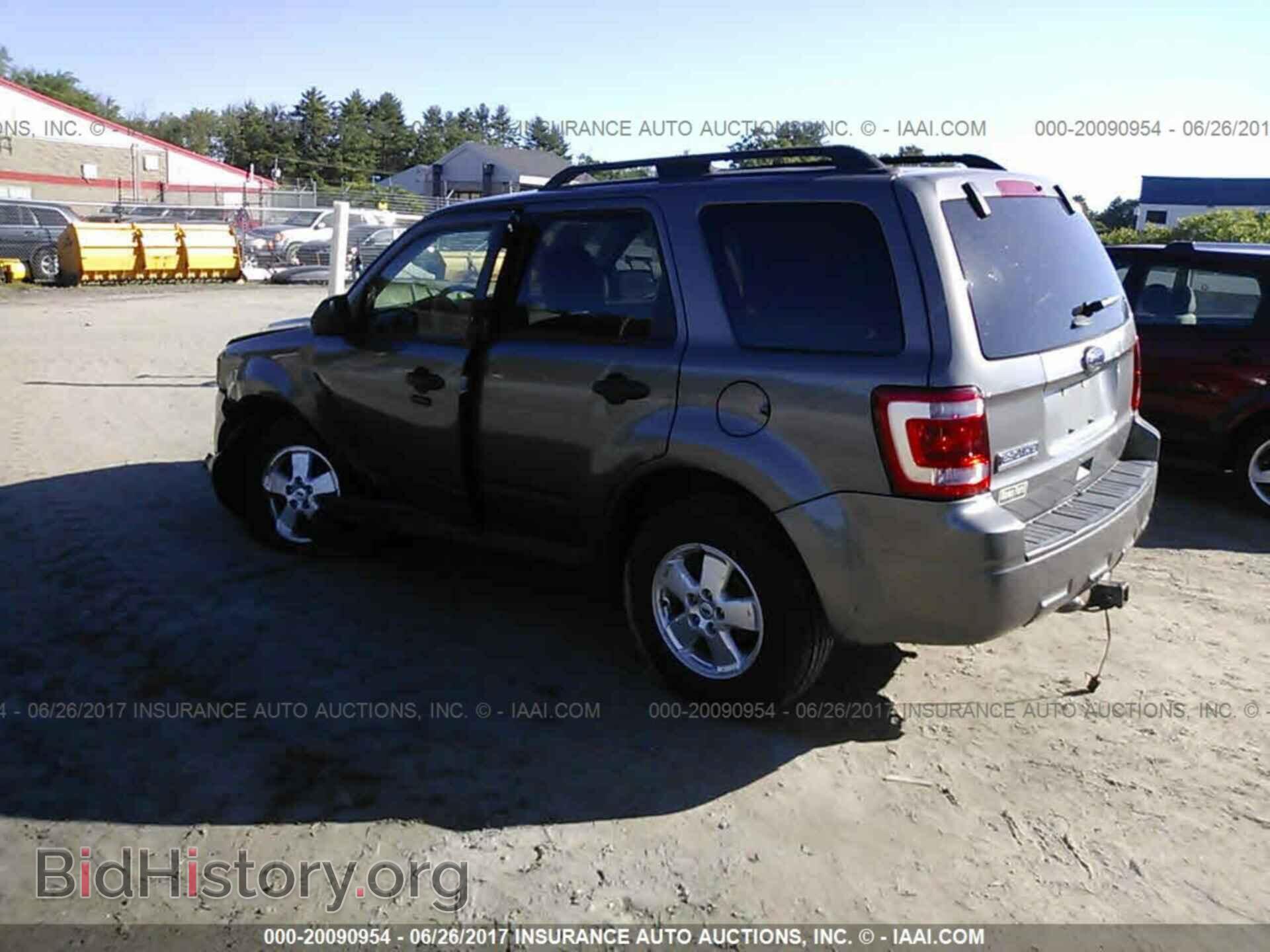 2012 Ford Escape - VIN: 1FMCU0D76CKA96570 - Photo 3