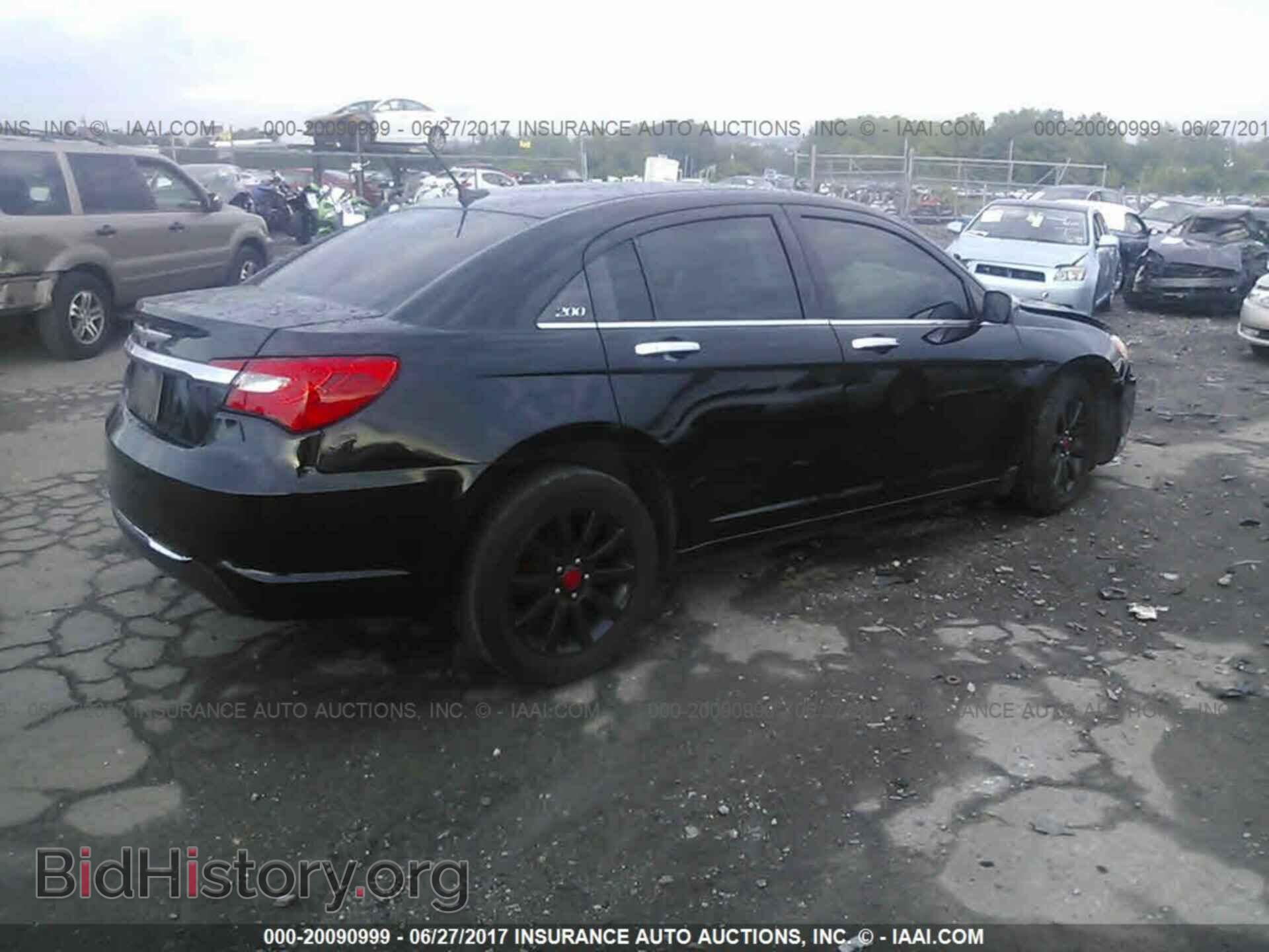 2014 Chrysler 200 - VIN: 1C3CCBCGXEN156490 - Фото 4
