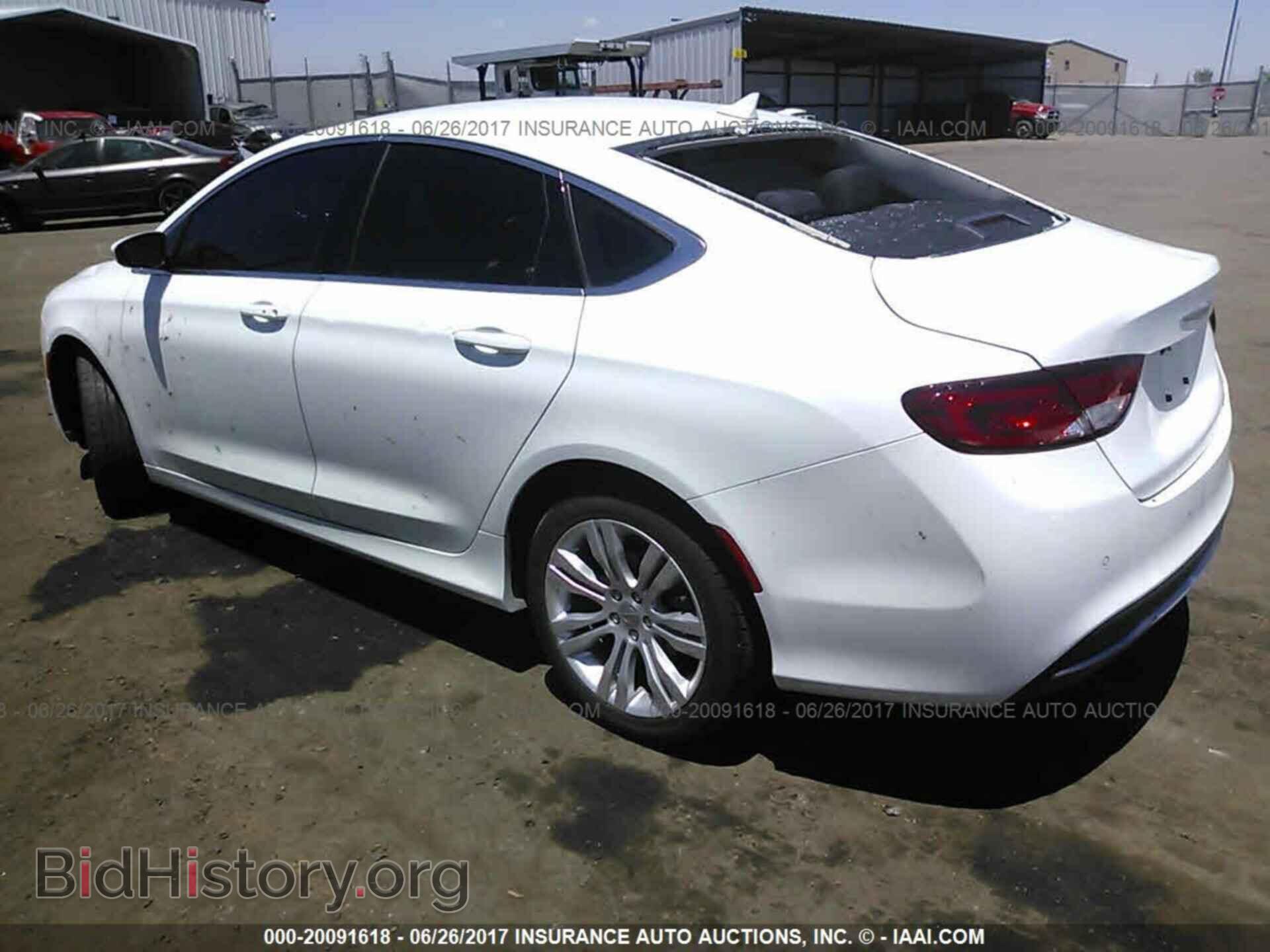 2015 Chrysler 200 - VIN: 1C3CCCAB5FN738561 - Photo 3
