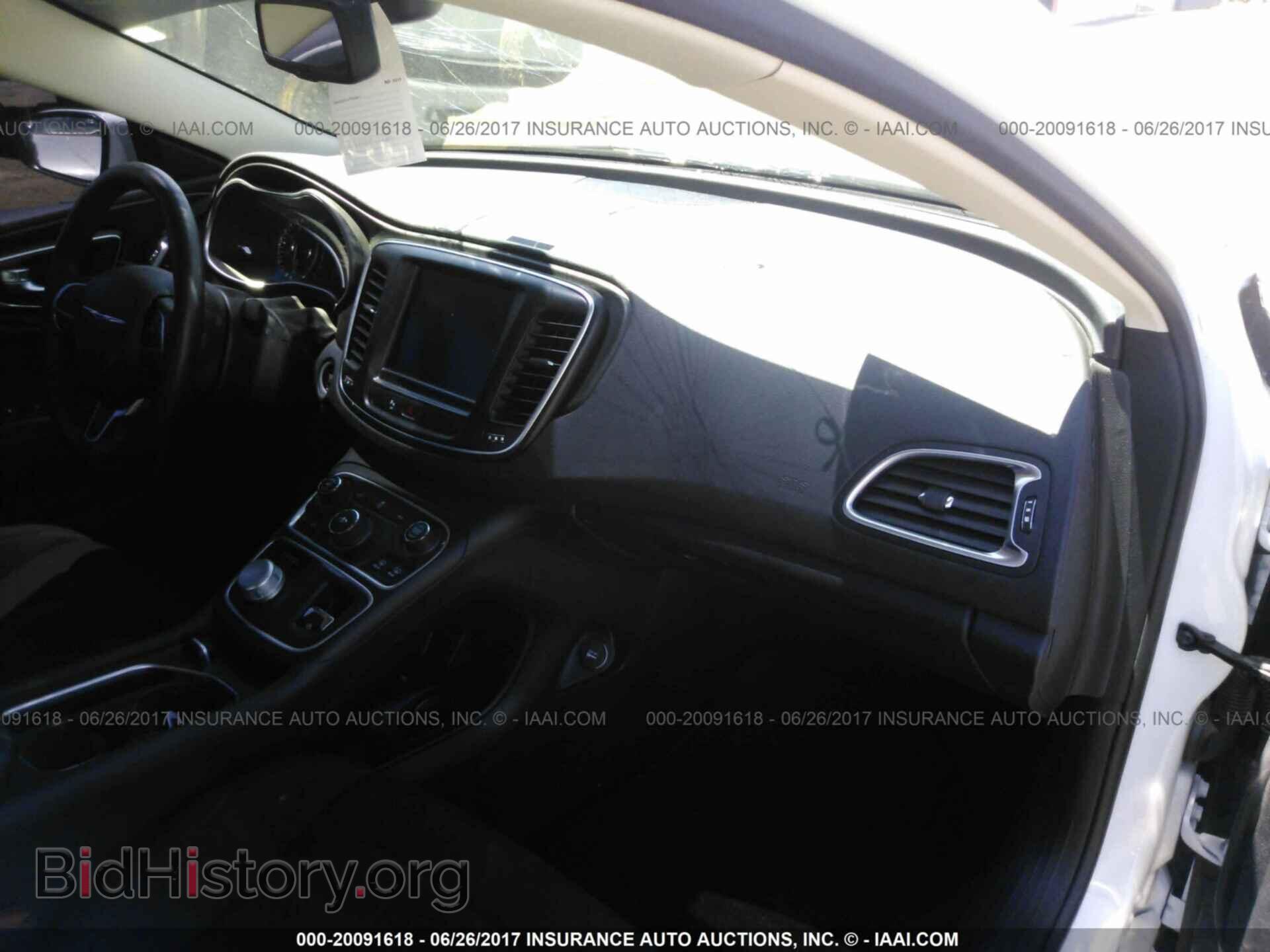 2015 Chrysler 200 - VIN: 1C3CCCAB5FN738561 - Photo 5