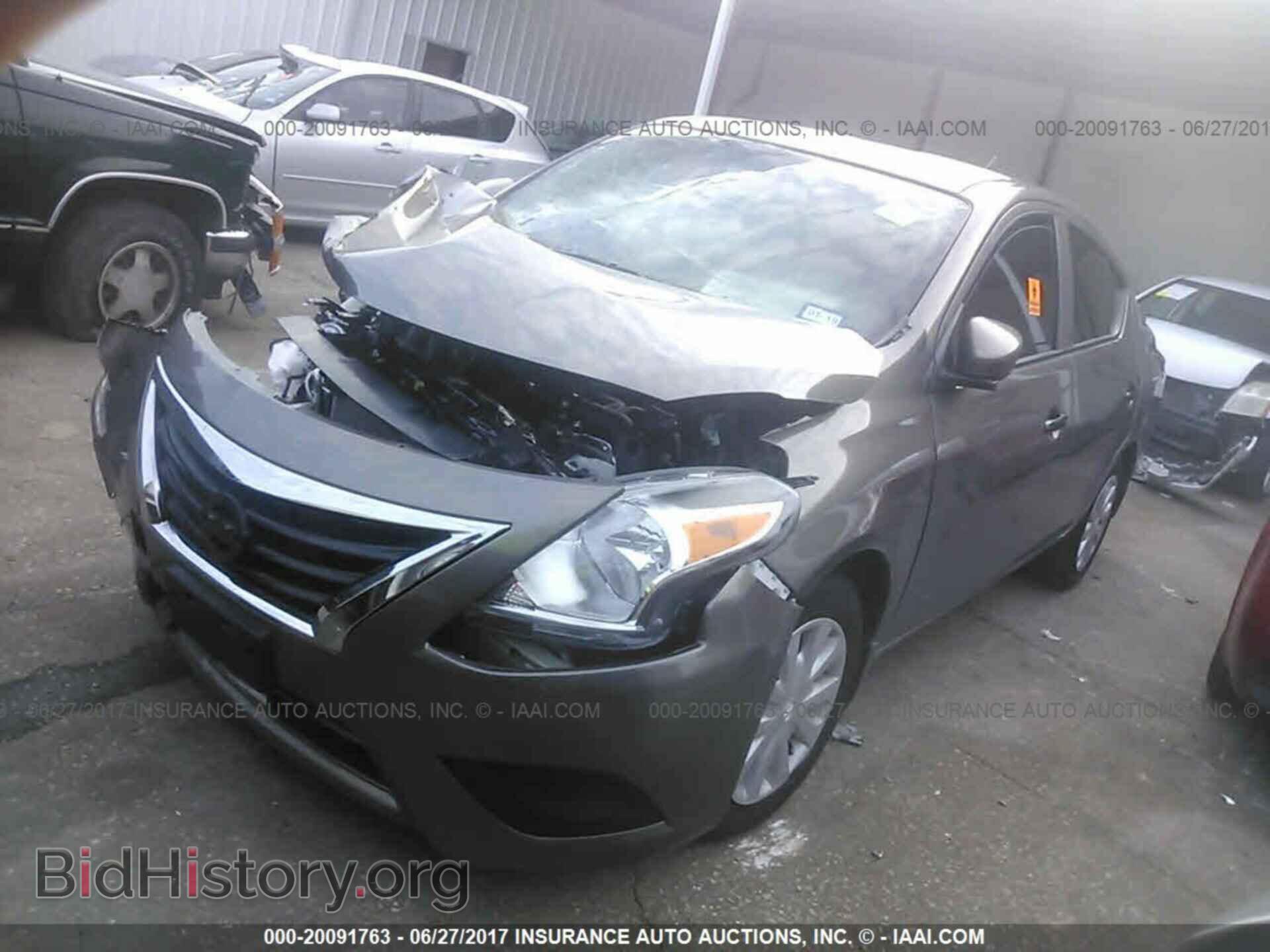 2017 Nissan Versa - VIN: 3N1CN7AP3HL809982 - Photo 2