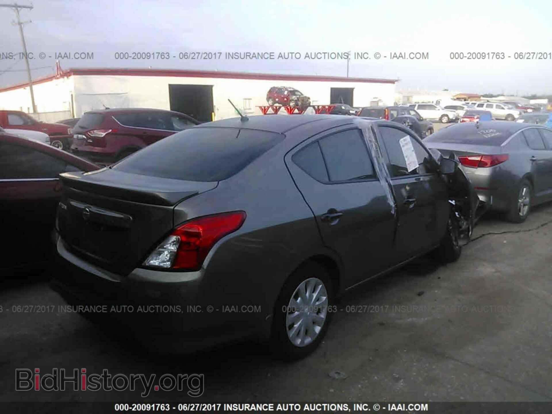 2017 Nissan Versa - VIN: 3N1CN7AP3HL809982 - Photo 4