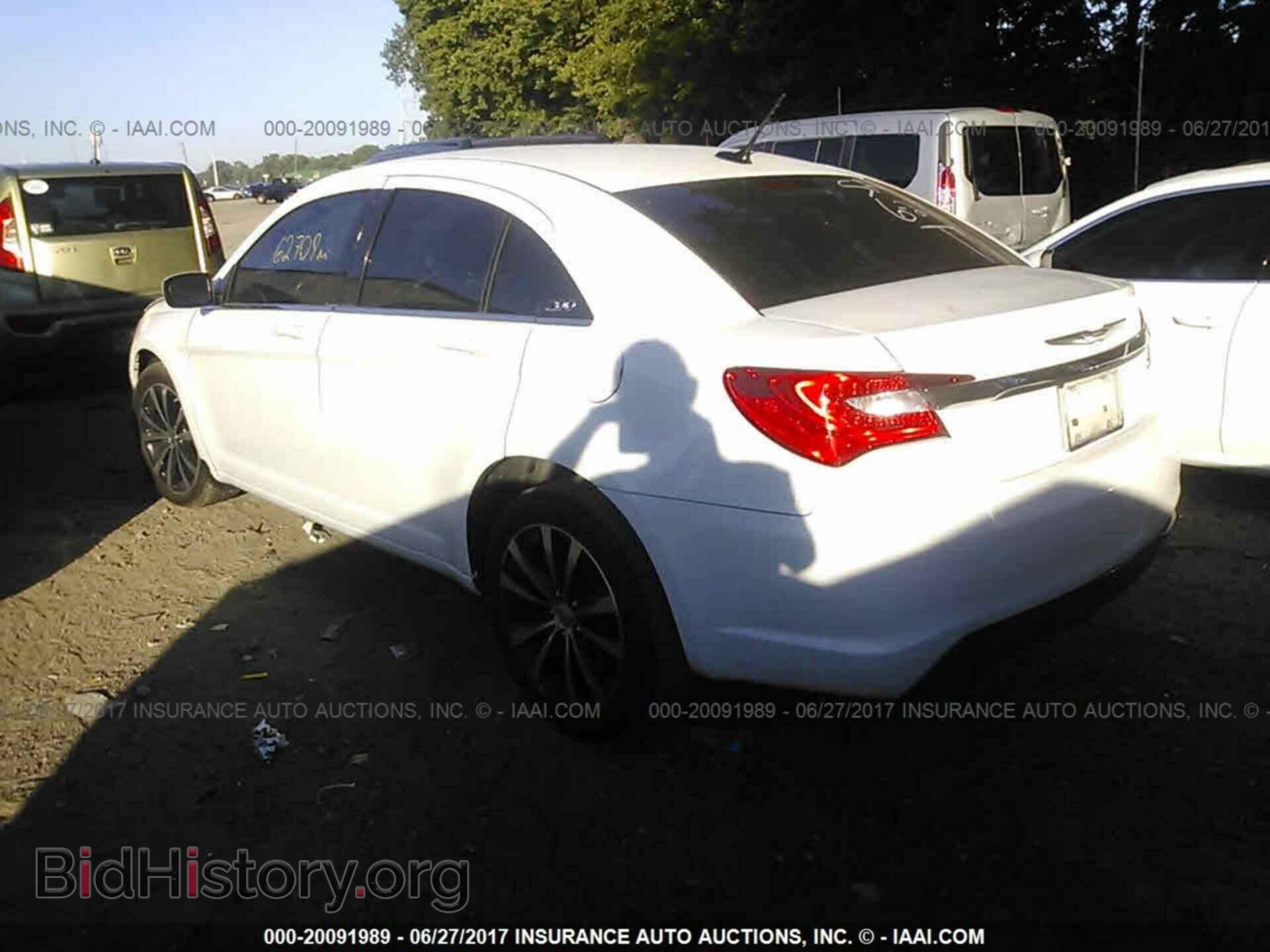 2013 Chrysler 200 - VIN: 1C3CCBBG9DN744316 - Фото 3
